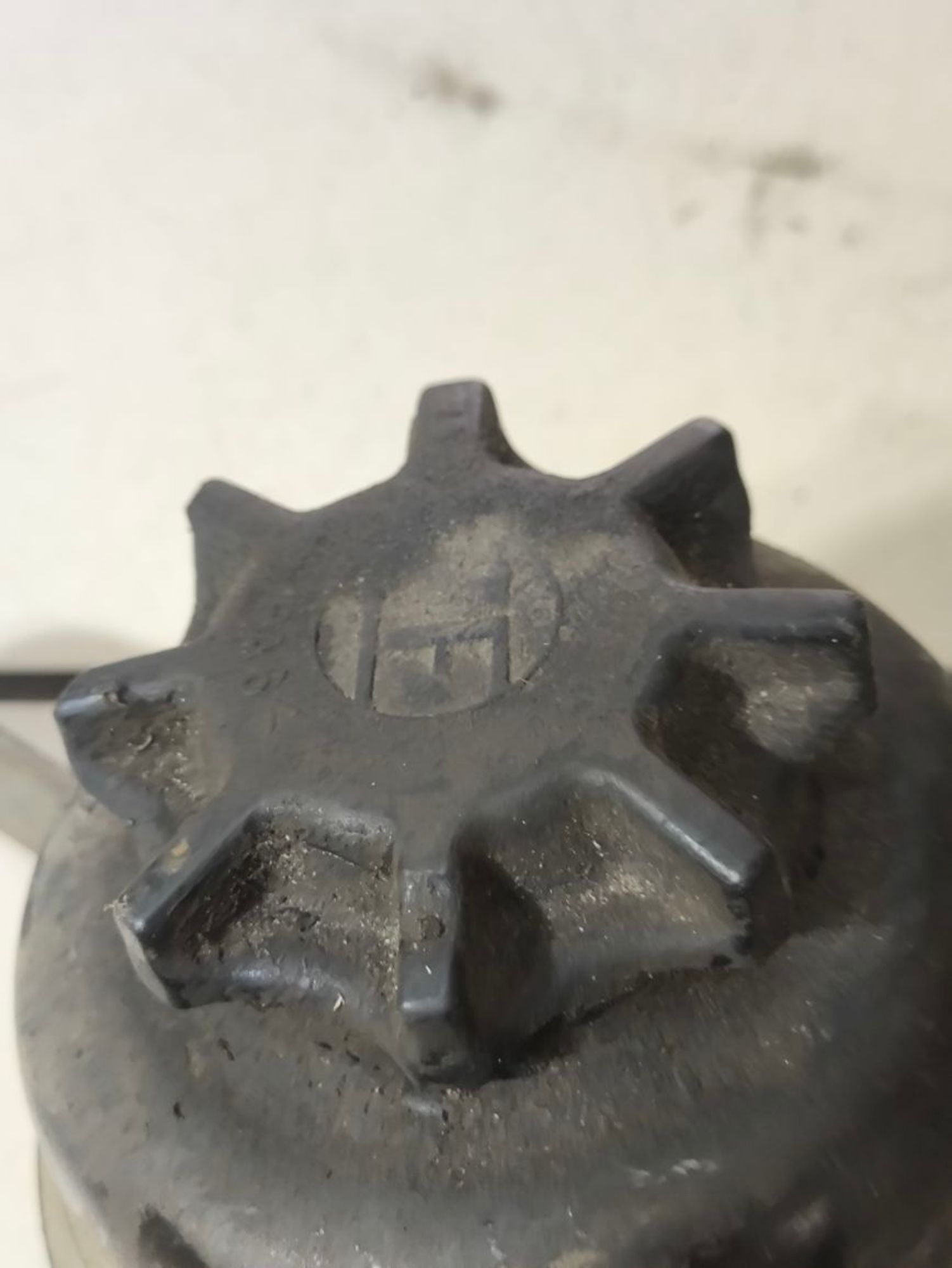 https://ycs.partsauto.market/partsauto-images/thmbs/userImages/a2d258a61cc08549ac0329b7373022c0/part/1097d6b2-6dc9-4951-b44f-773d7812a097_1783412623003.jpg