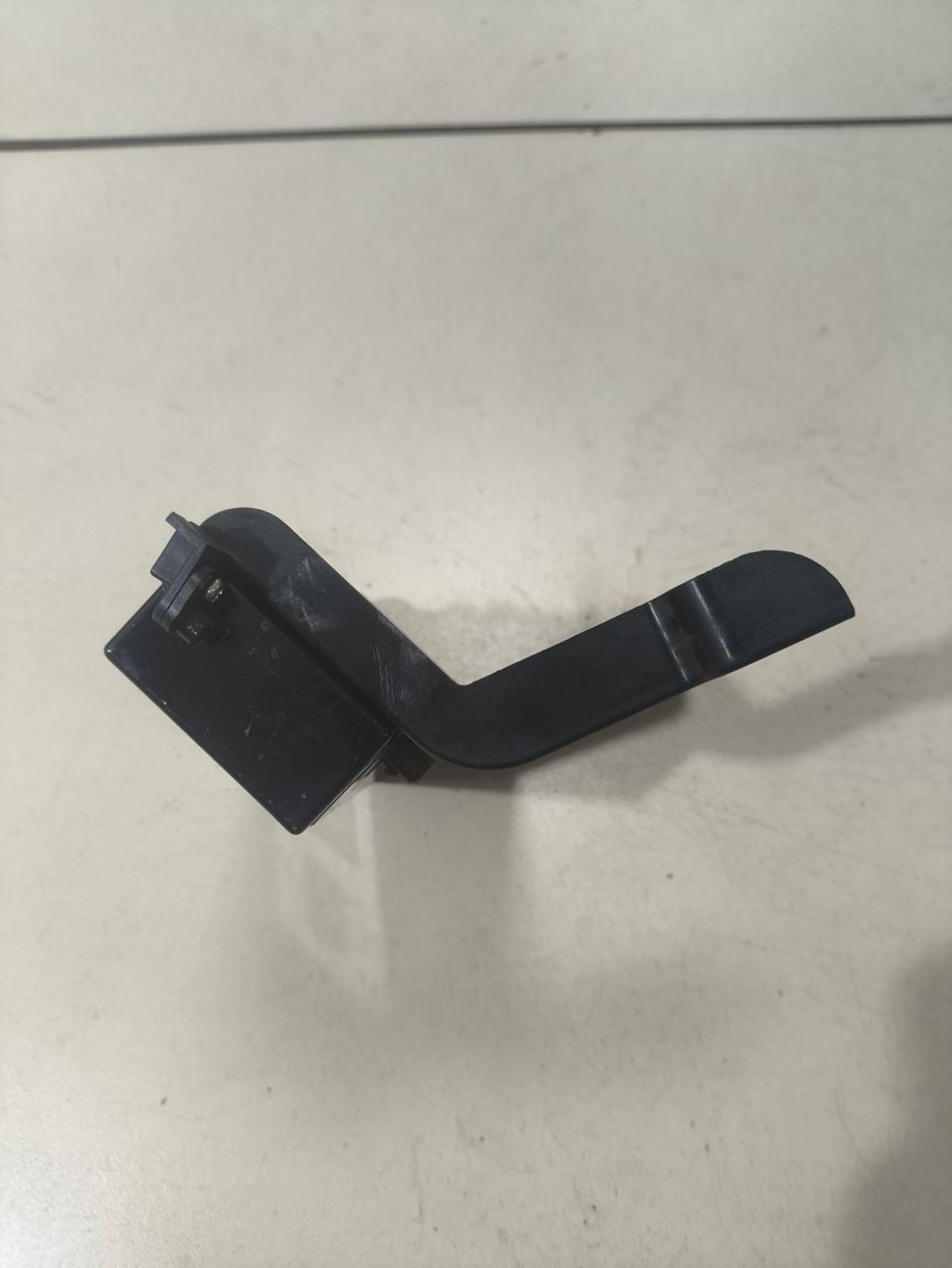 https://ycs.partsauto.market/partsauto-images/thmbs/userImages/a2d258a61cc08549ac0329b7373022c0/part/114a4bbe-eb8b-4f45-9153-4cd4b94b50f0_1781102957707.jpg