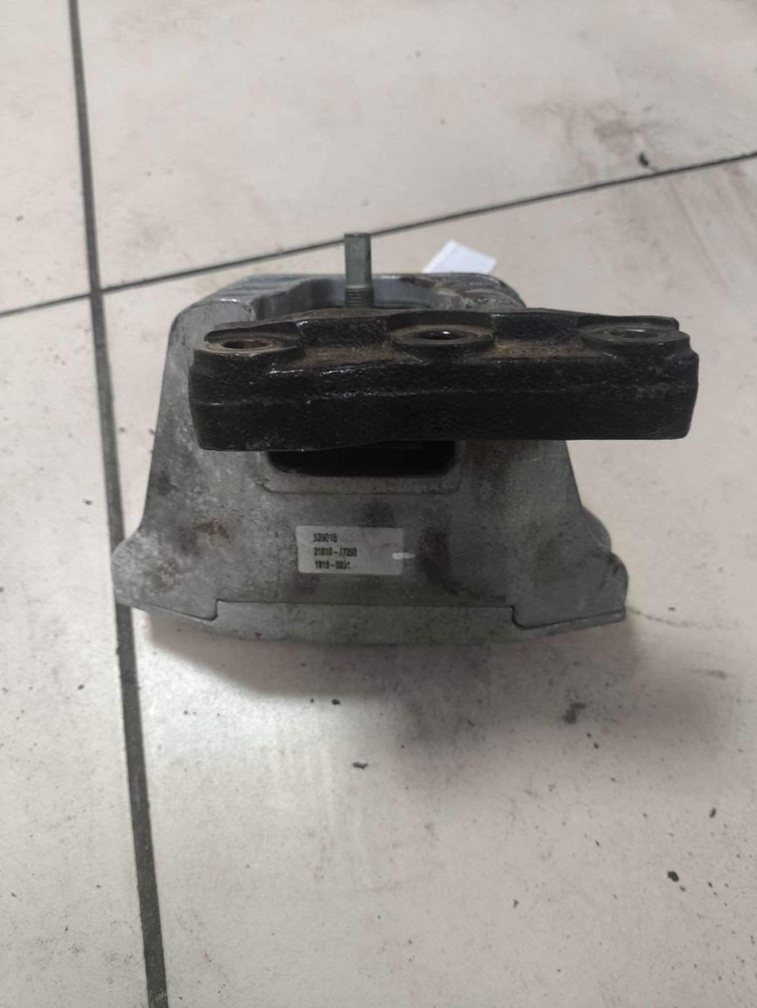 https://ycs.partsauto.market/partsauto-images/thmbs/userImages/a2d258a61cc08549ac0329b7373022c0/part/118d2dc2-e2f3-47c1-b89a-3e1d472a2eb2_1787211082364.jpg