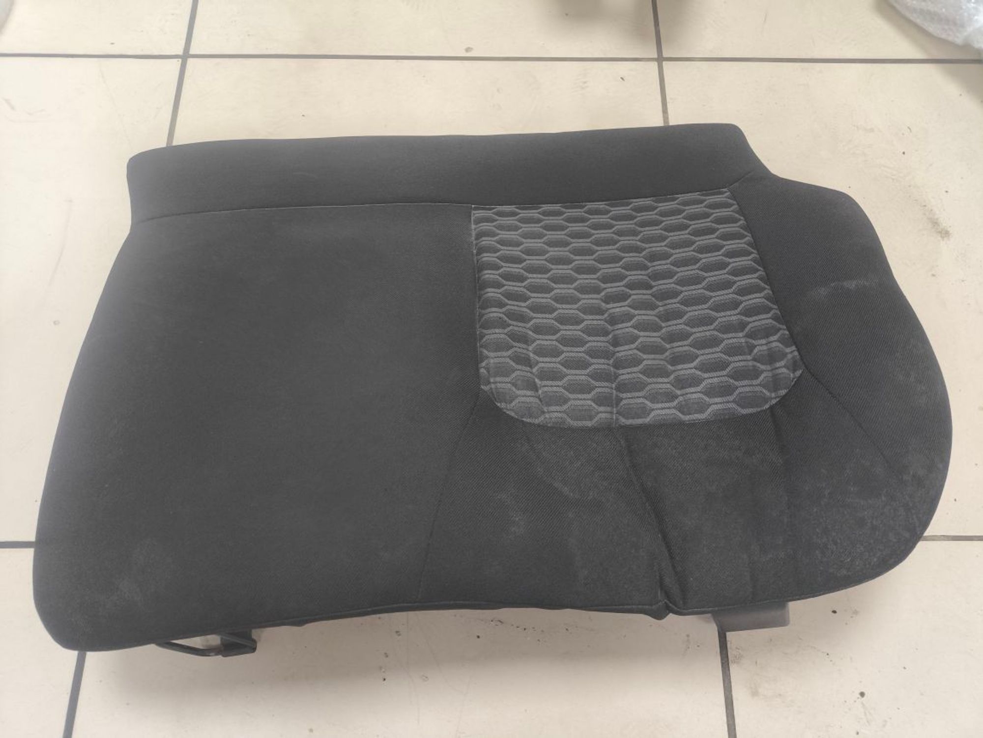 https://ycs.partsauto.market/partsauto-images/thmbs/userImages/a2d258a61cc08549ac0329b7373022c0/part/136d9768-083f-49f8-9b17-e57901ed9eaa_1786520825266.jpg