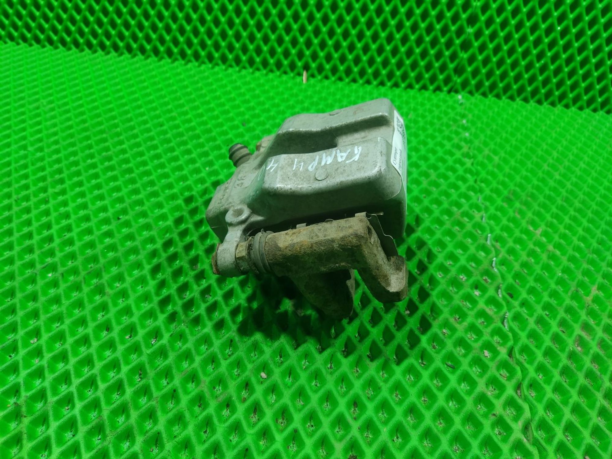 Суппорт тормозной зад.прав. Toyota Camry 40, 2300 рублей, Тамбов