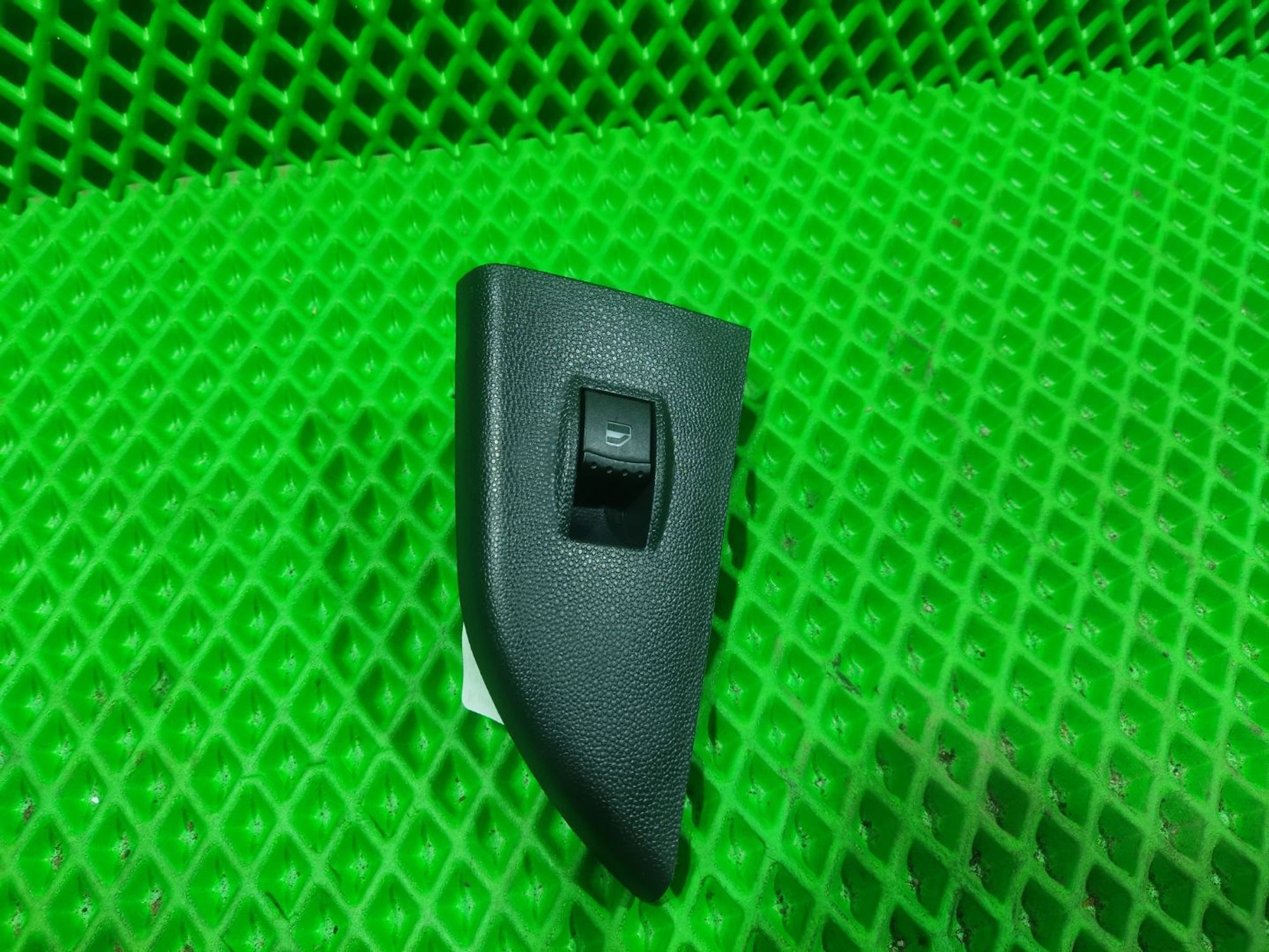 Кнопка стеклоподъемника задняя левая Skoda Fabia I, 1300 рублей, Тамбов