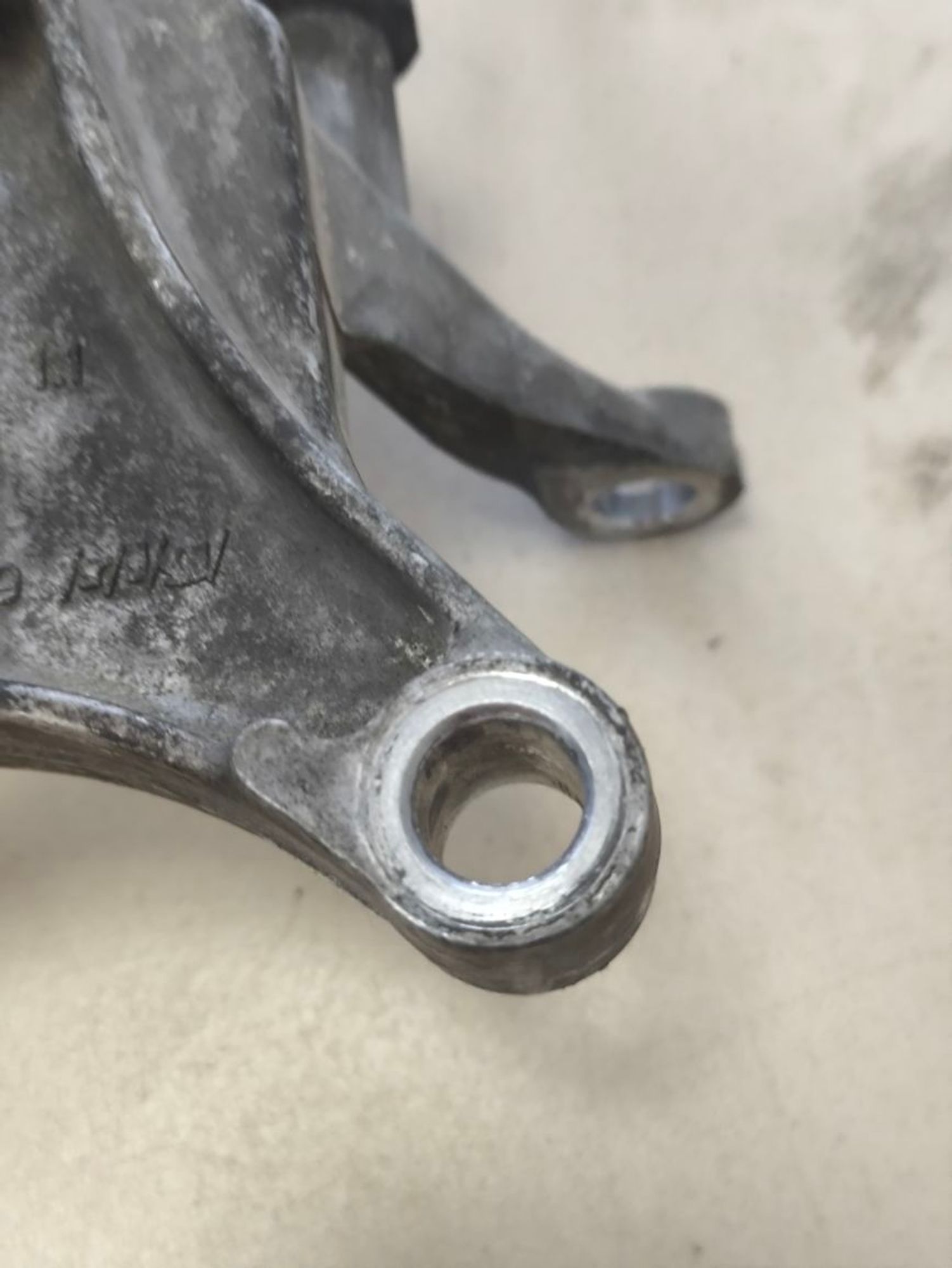 https://ycs.partsauto.market/partsauto-images/thmbs/userImages/a2d258a61cc08549ac0329b7373022c0/part/15987c85-e1d9-4d46-812e-5af1726f9527_1784728000032.jpg