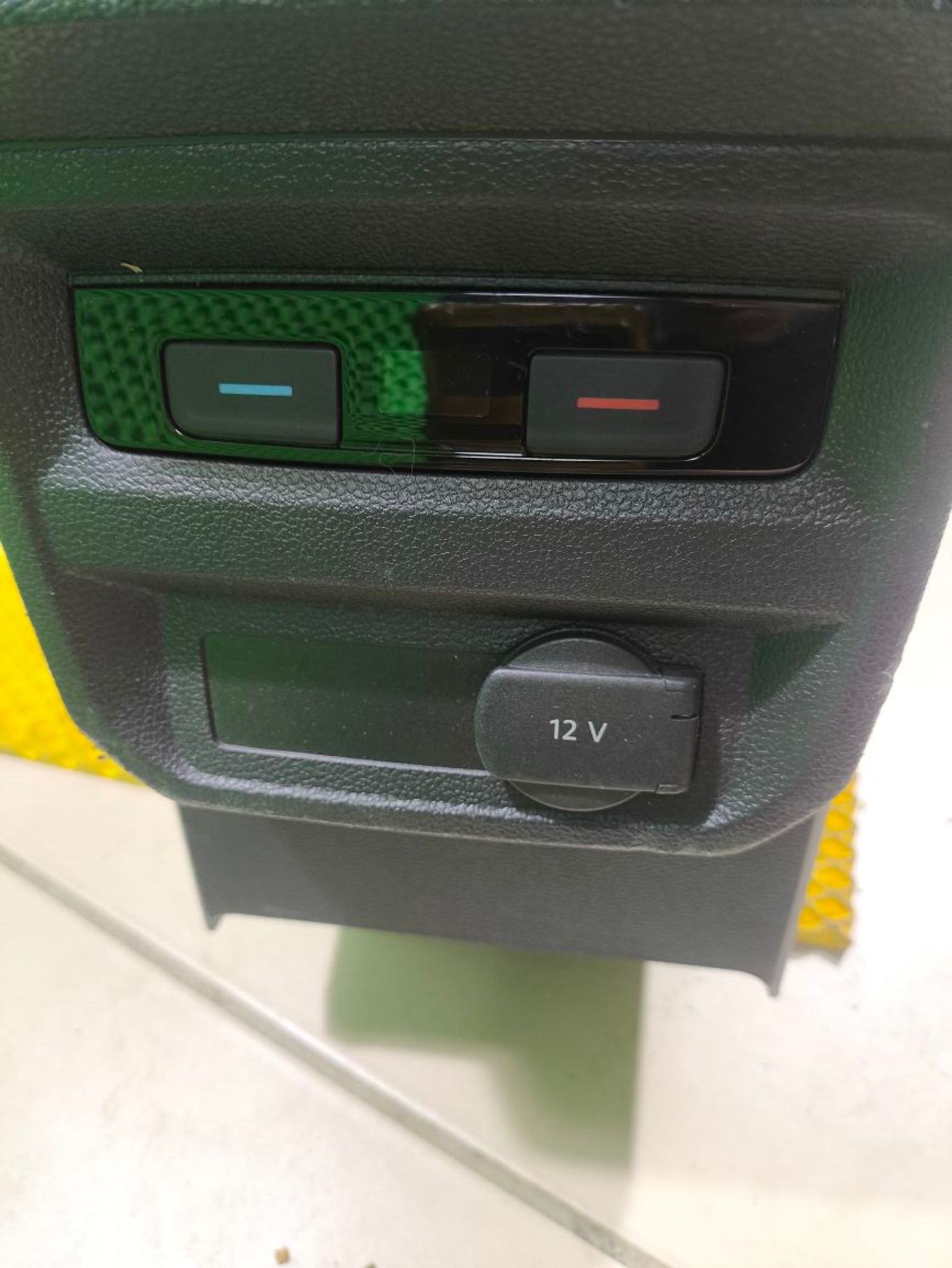 https://ycs.partsauto.market/partsauto-images/thmbs/userImages/a2d258a61cc08549ac0329b7373022c0/part/18b4c22a-0b7e-4582-ab92-3d085b9b384b_1779802115221.jpg