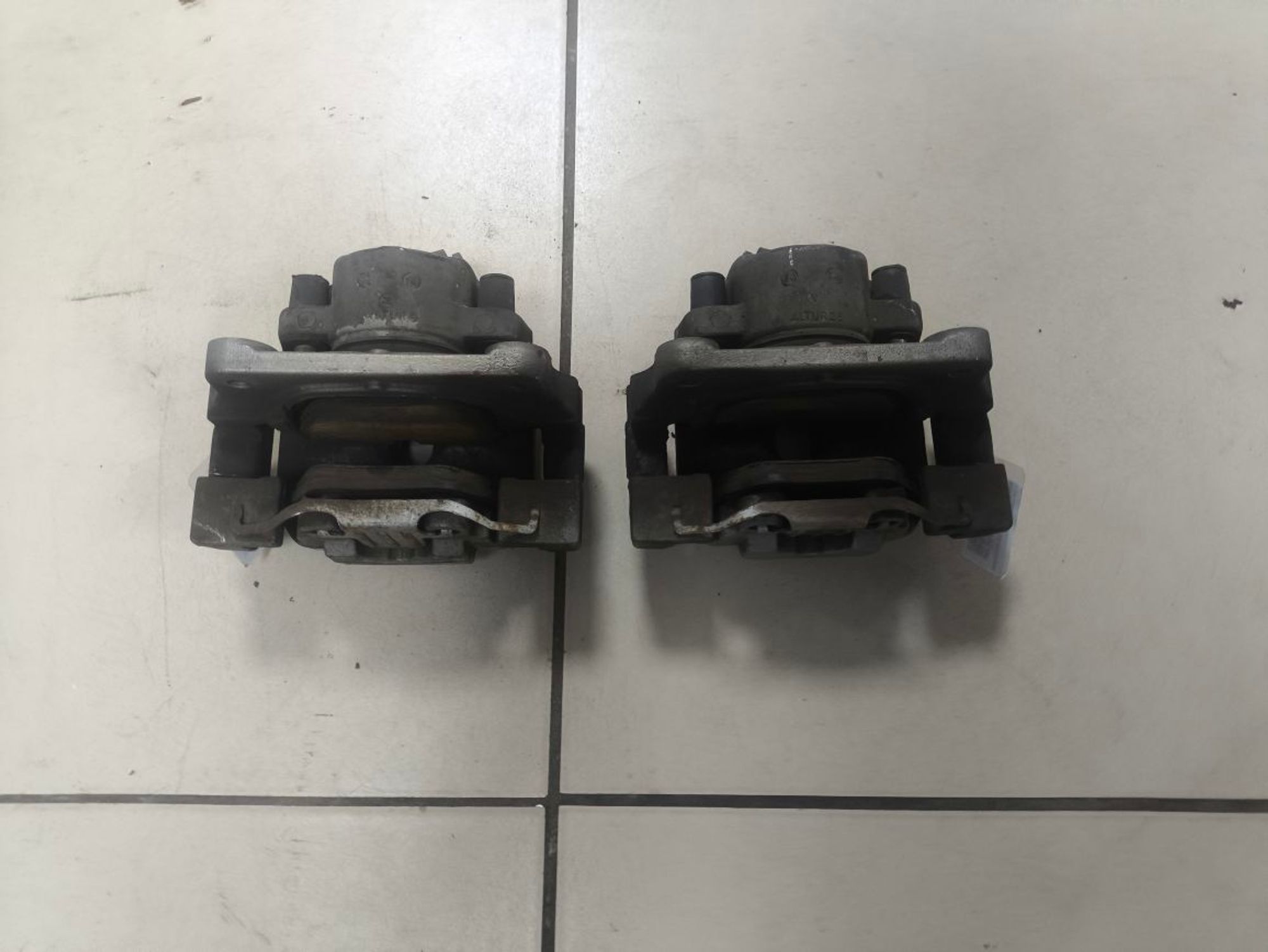 https://ycs.partsauto.market/partsauto-images/thmbs/userImages/a2d258a61cc08549ac0329b7373022c0/part/198973b8-7685-4b8f-aaea-173b50f97cd2_1787235945165.jpg