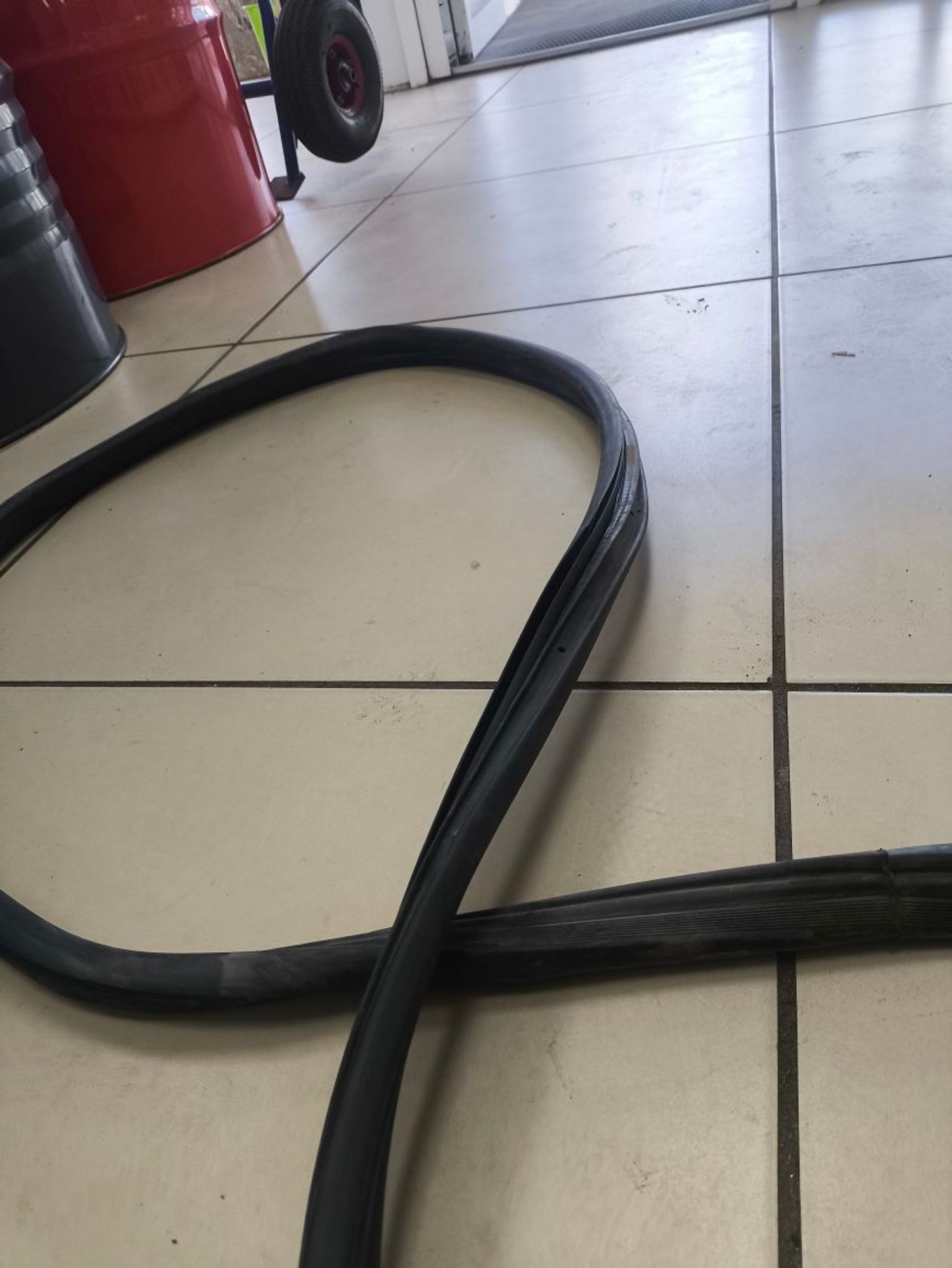 https://ycs.partsauto.market/partsauto-images/thmbs/userImages/a2d258a61cc08549ac0329b7373022c0/part/19f30bc2-2752-4f57-ad0e-e0b87ef24e88_1786533201919.jpg