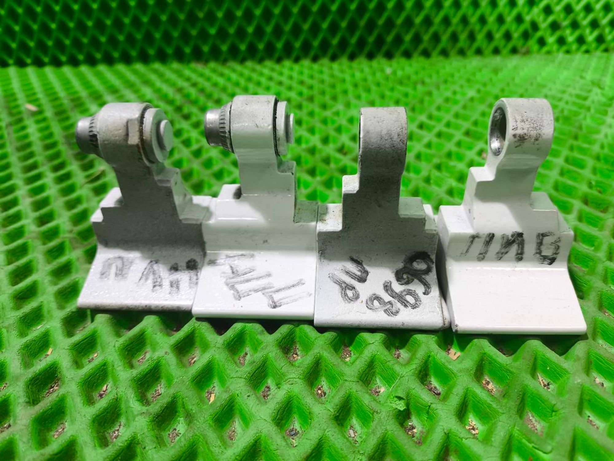 https://ycs.partsauto.market/partsauto-images/thmbs/userImages/a2d258a61cc08549ac0329b7373022c0/part/1a420fab-d447-4bd0-bca3-9d3f5f0d558f_1777884364616.jpg