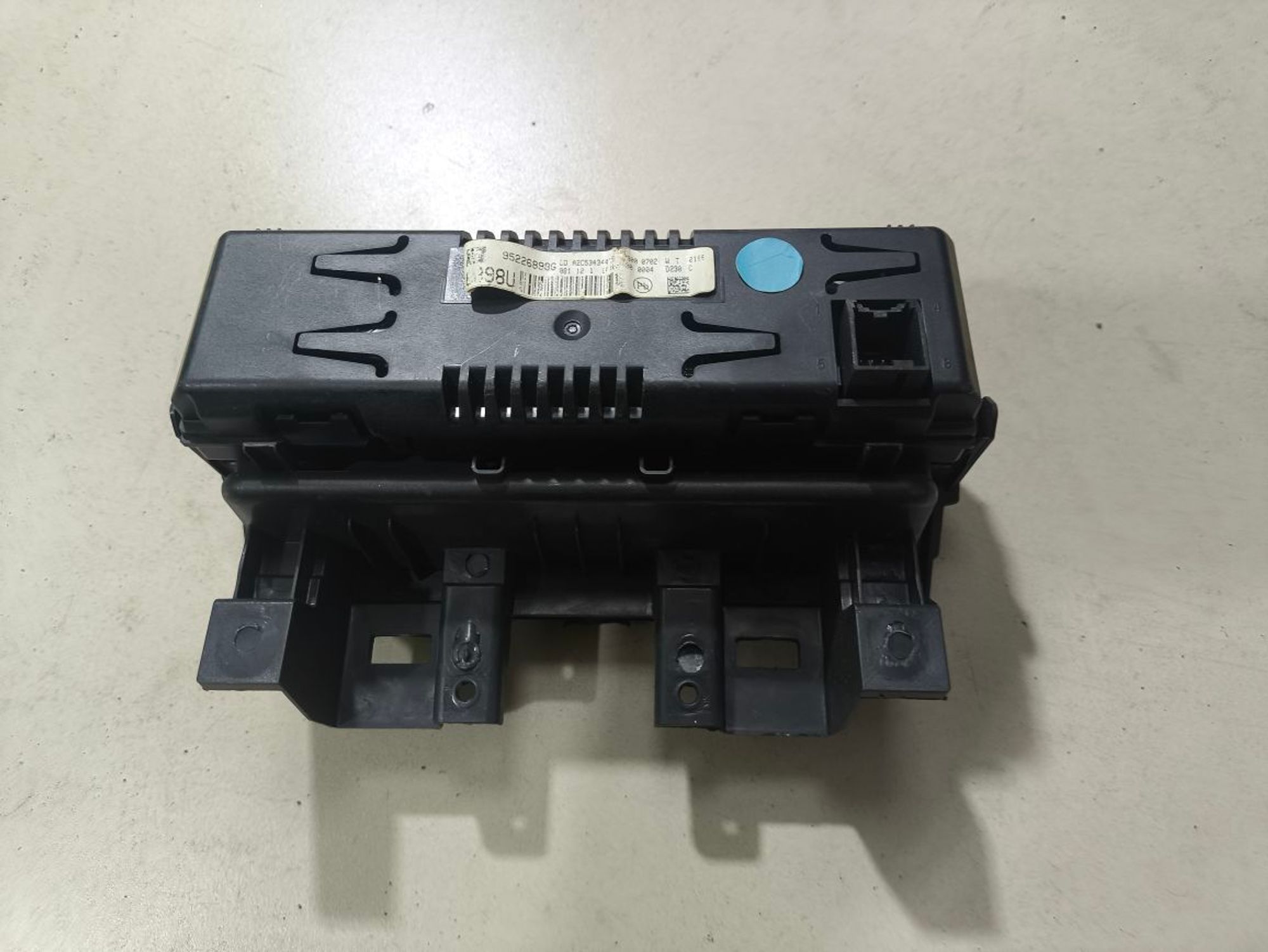 https://ycs.partsauto.market/partsauto-images/thmbs/userImages/a2d258a61cc08549ac0329b7373022c0/part/1aef3507-84e6-4c4d-9ea9-04e40cdfae2b_1780050249436.jpg