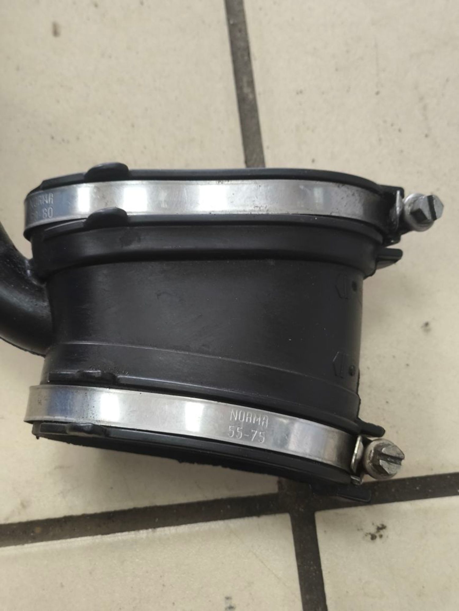 https://ycs.partsauto.market/partsauto-images/thmbs/userImages/a2d258a61cc08549ac0329b7373022c0/part/1bdf66b9-cc10-4b97-9913-a09b2b79690c_1784797635136.jpg