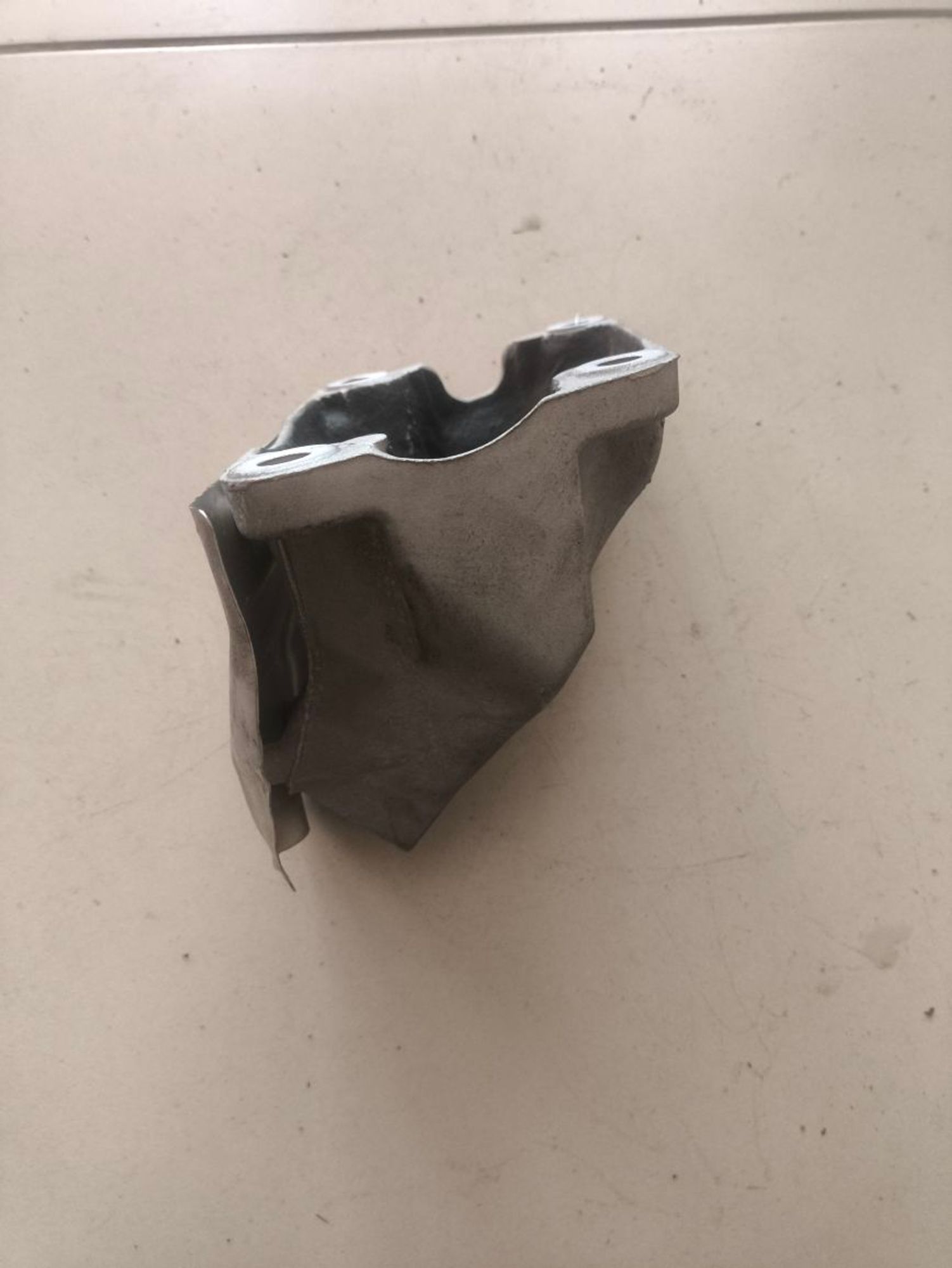 https://ycs.partsauto.market/partsauto-images/thmbs/userImages/a2d258a61cc08549ac0329b7373022c0/part/1db23892-d8e4-4875-a67d-b3bfc42d0739_1785997025073.jpg