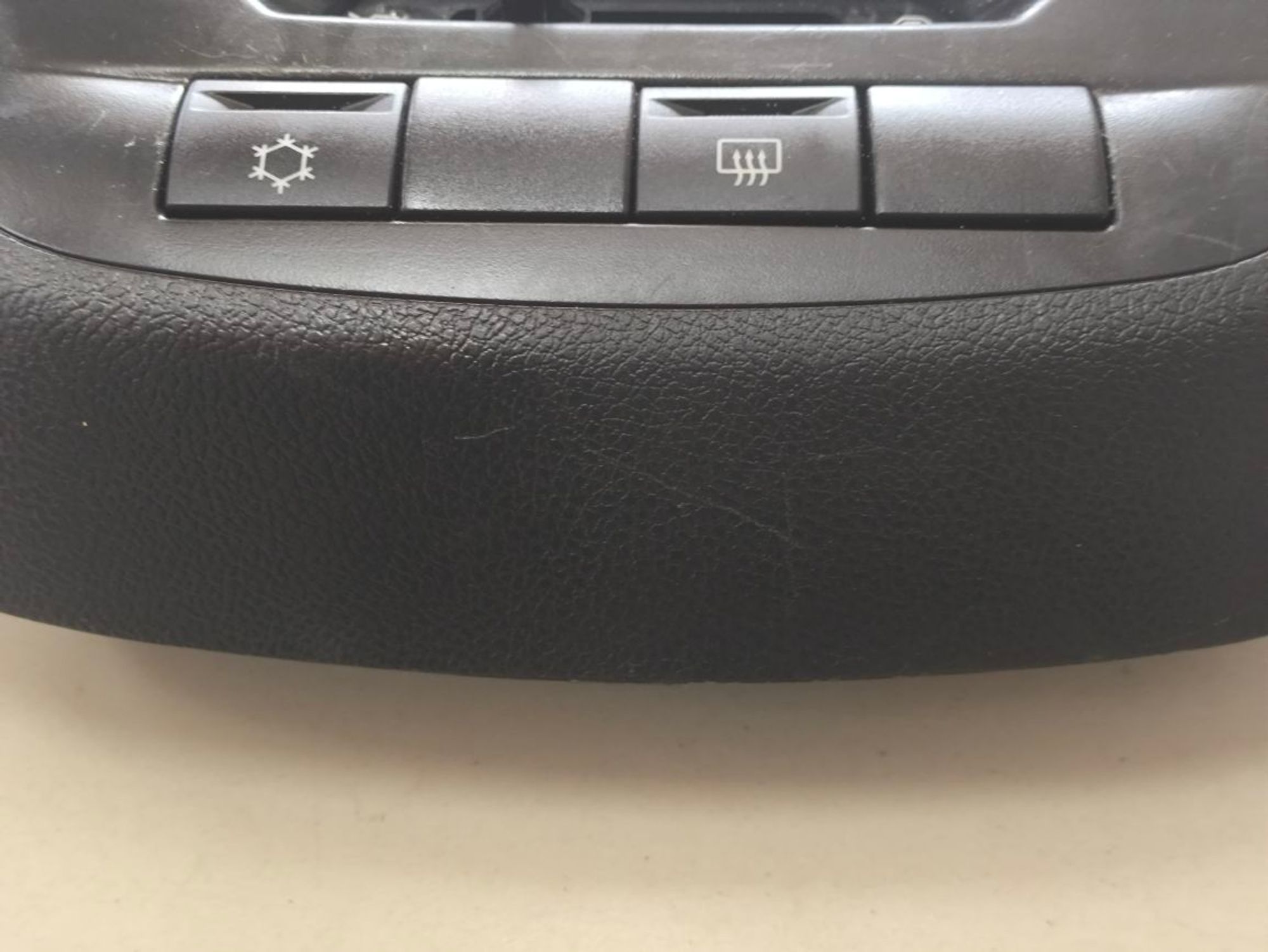 https://ycs.partsauto.market/partsauto-images/thmbs/userImages/a2d258a61cc08549ac0329b7373022c0/part/1eed21b6-cac6-4a71-846d-1a5e59a7f802_1783667155859.jpg