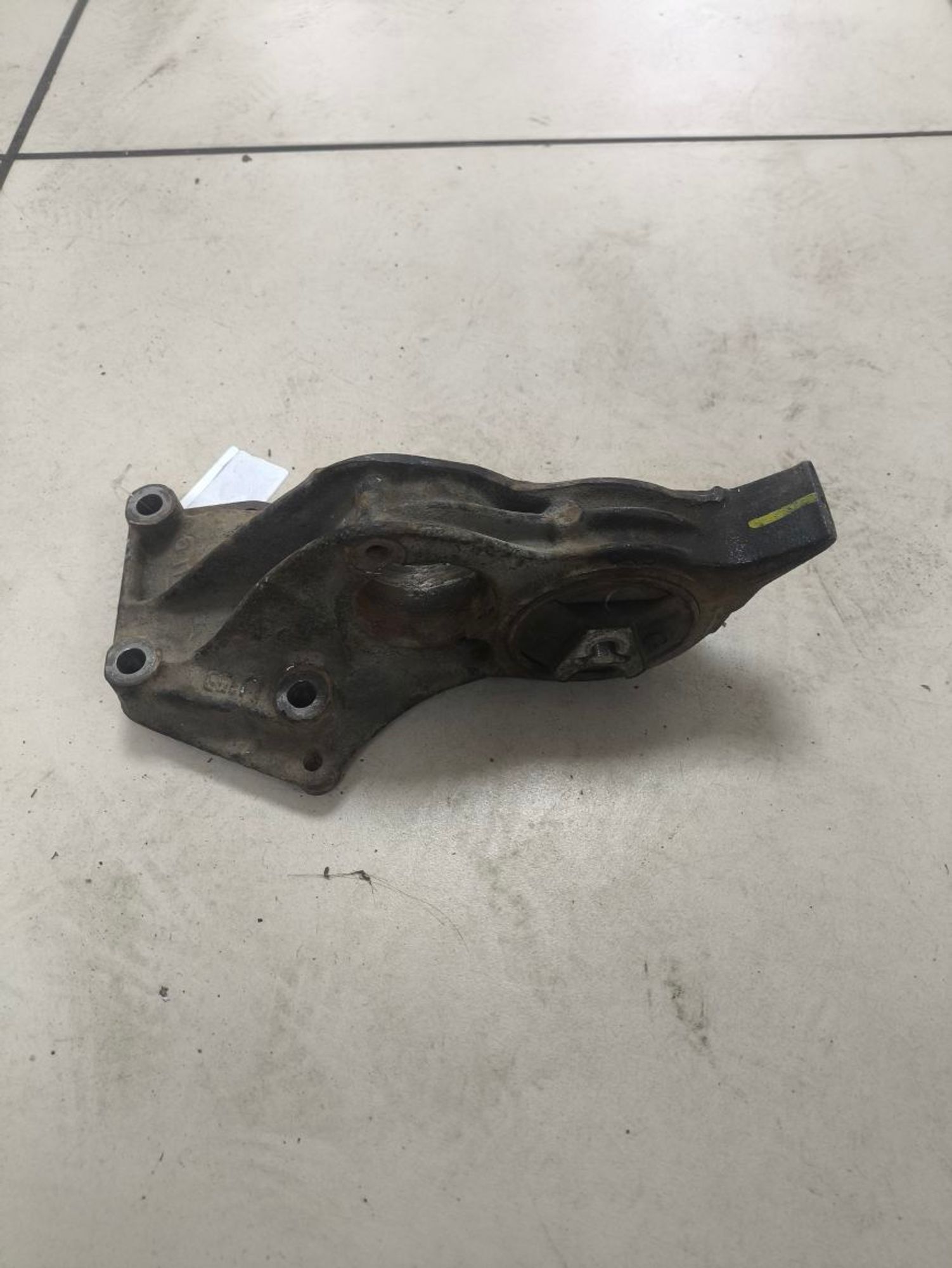 https://ycs.partsauto.market/partsauto-images/thmbs/userImages/a2d258a61cc08549ac0329b7373022c0/part/2036d001-e2ac-4396-8e65-a68d4814d88c_1787149823029.jpg