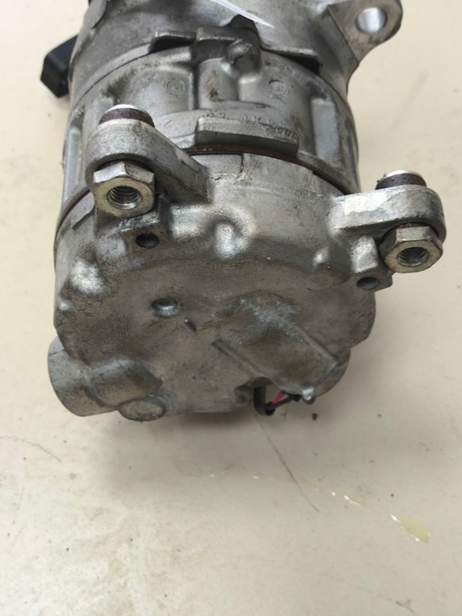 https://ycs.partsauto.market/partsauto-images/thmbs/userImages/a2d258a61cc08549ac0329b7373022c0/part/213f4a30-810a-4a03-b139-aedd38610eb6_1785936653880.jpg