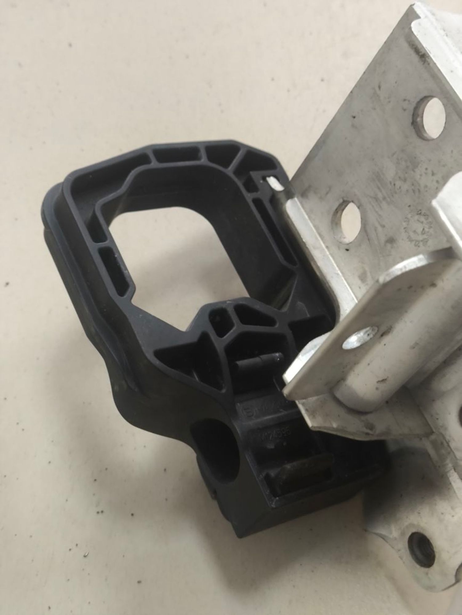 https://ycs.partsauto.market/partsauto-images/thmbs/userImages/a2d258a61cc08549ac0329b7373022c0/part/23a0de71-e911-4e11-b7ed-51286afe5987_1787146134953.jpg