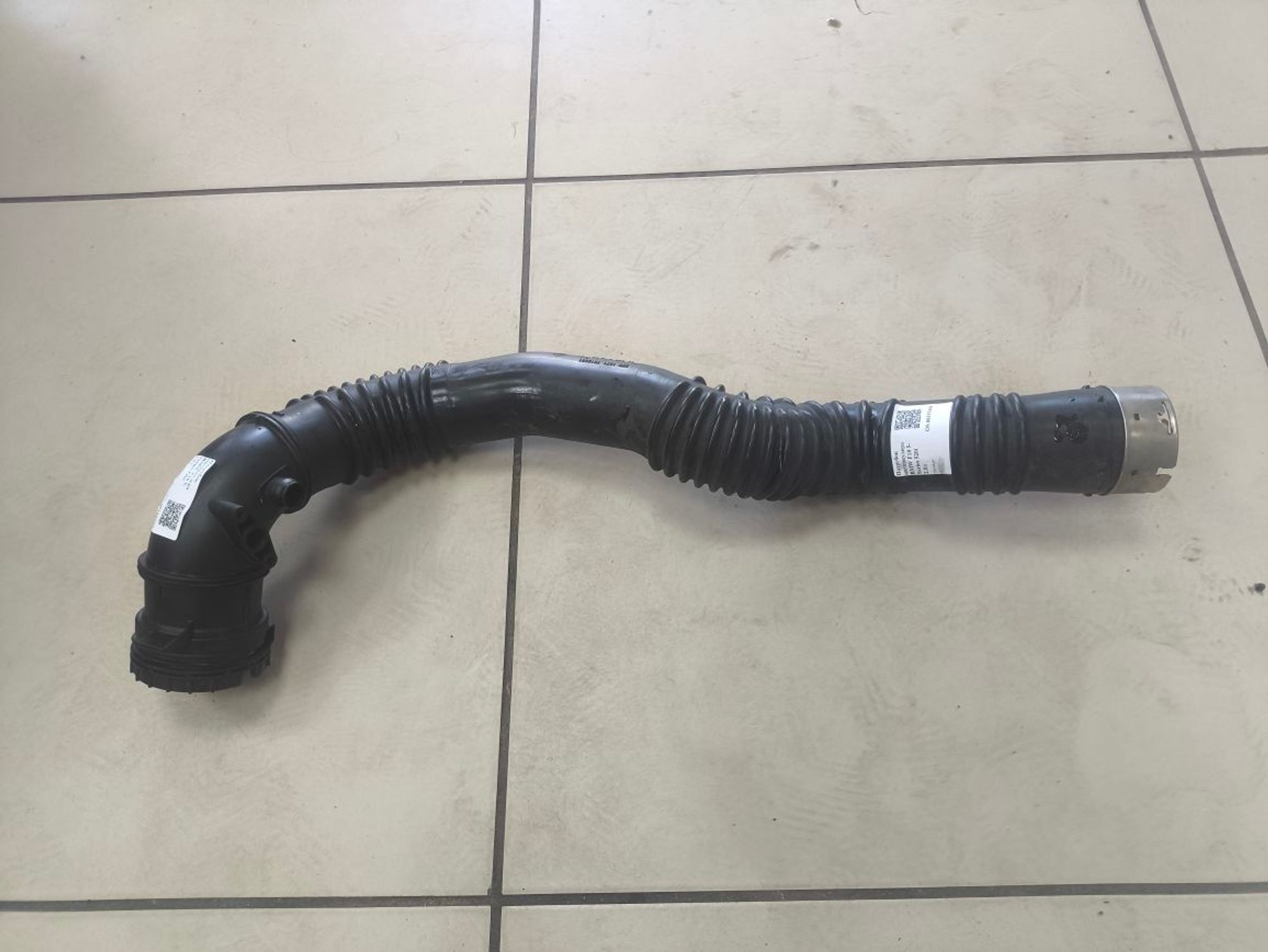 https://ycs.partsauto.market/partsauto-images/thmbs/userImages/a2d258a61cc08549ac0329b7373022c0/part/2413be4b-8063-47e1-bc31-abbc90801e82_1786018593893.jpg