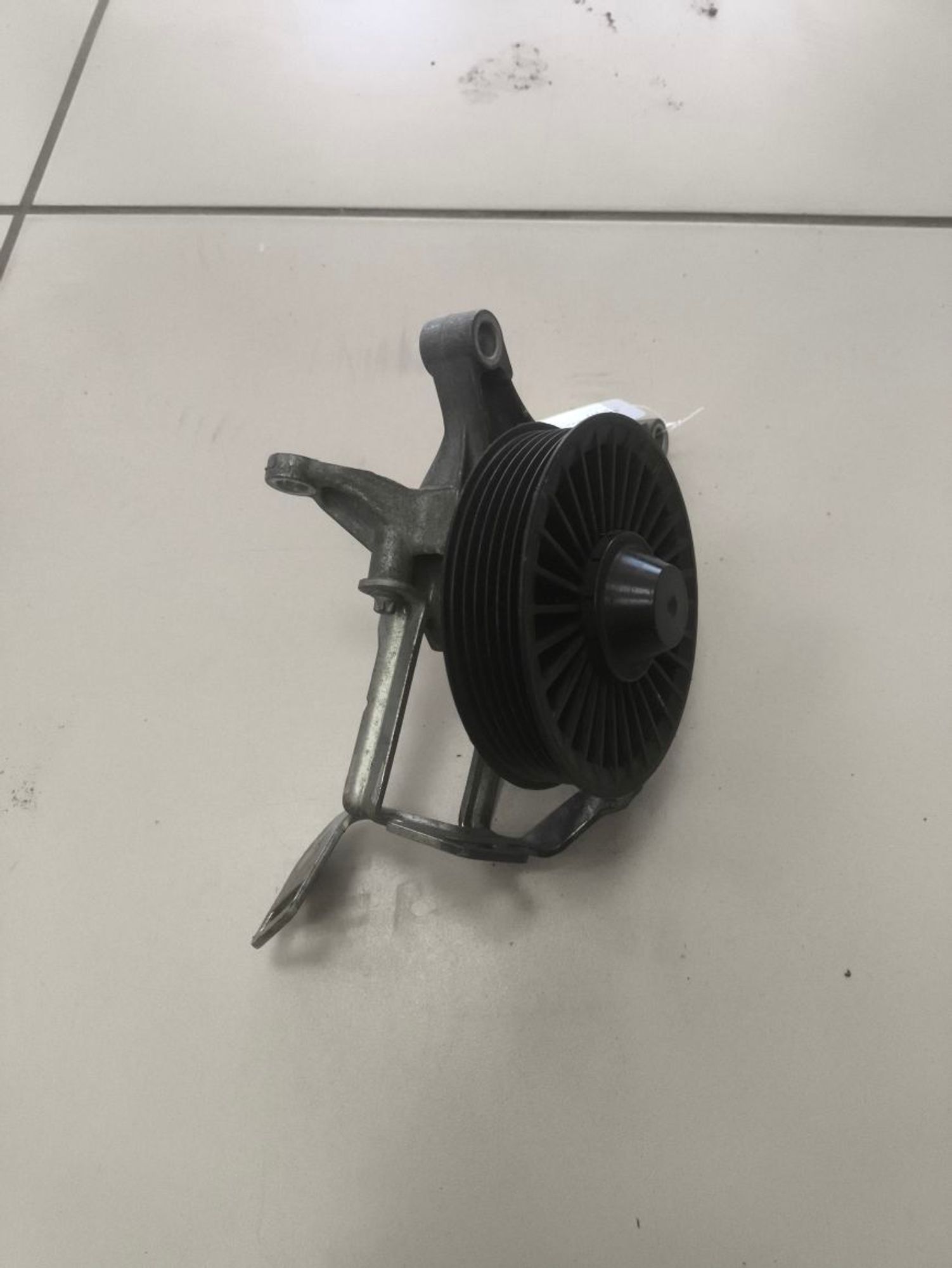 https://ycs.partsauto.market/partsauto-images/thmbs/userImages/a2d258a61cc08549ac0329b7373022c0/part/246f6417-1efb-4411-bb88-7eeb06dca1a3_1786775923451.jpg