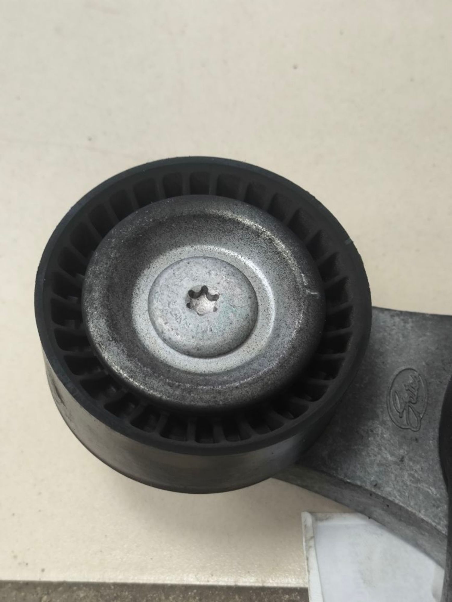 https://ycs.partsauto.market/partsauto-images/thmbs/userImages/a2d258a61cc08549ac0329b7373022c0/part/251696ae-e6c9-454d-ba46-12b7a673440b_1785941301817.jpg