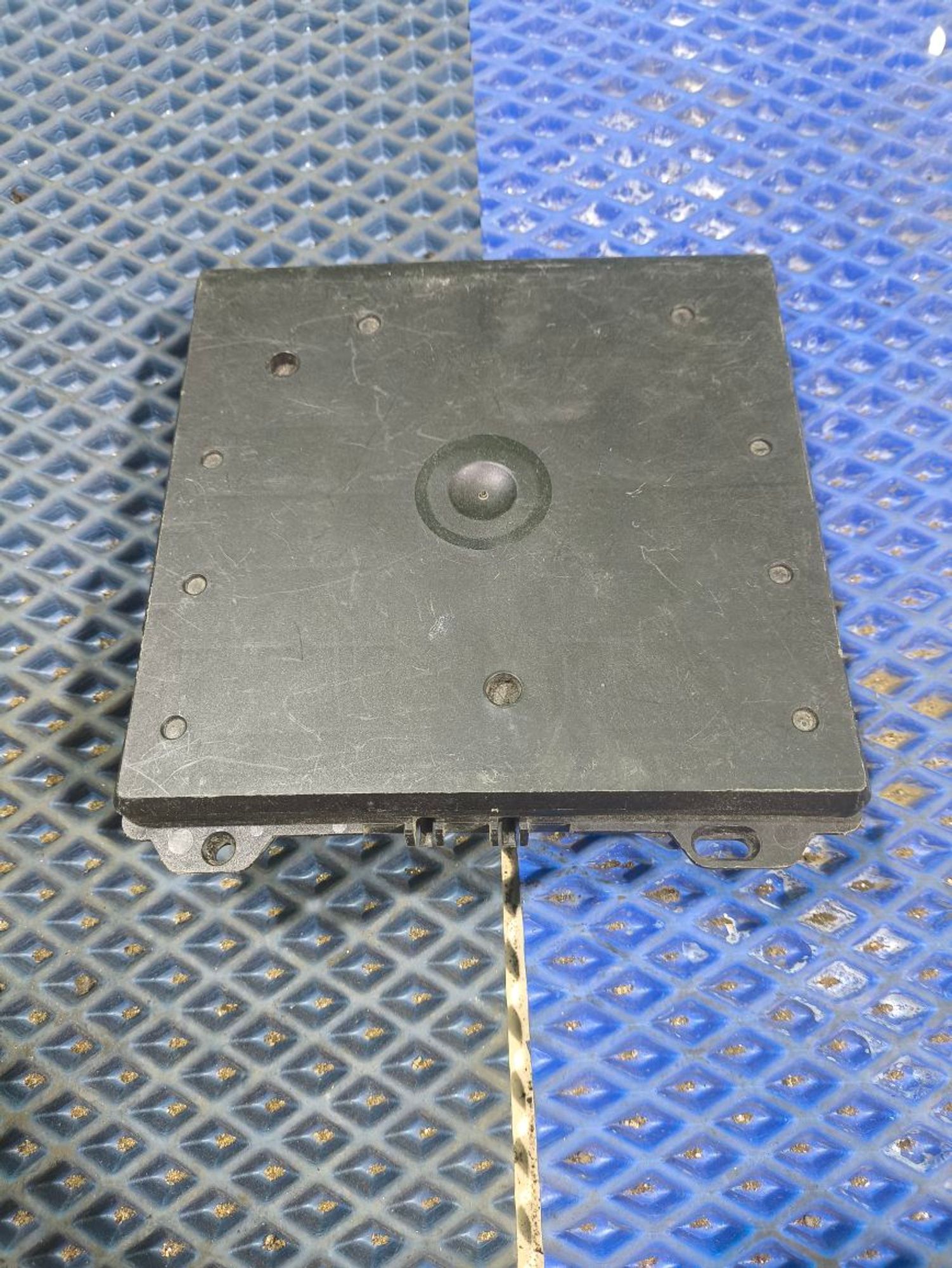 https://ycs.partsauto.market/partsauto-images/thmbs/userImages/a2d258a61cc08549ac0329b7373022c0/part/25277a02-e2aa-4765-b412-d74bf62ee9b1_1779973604594.jpg