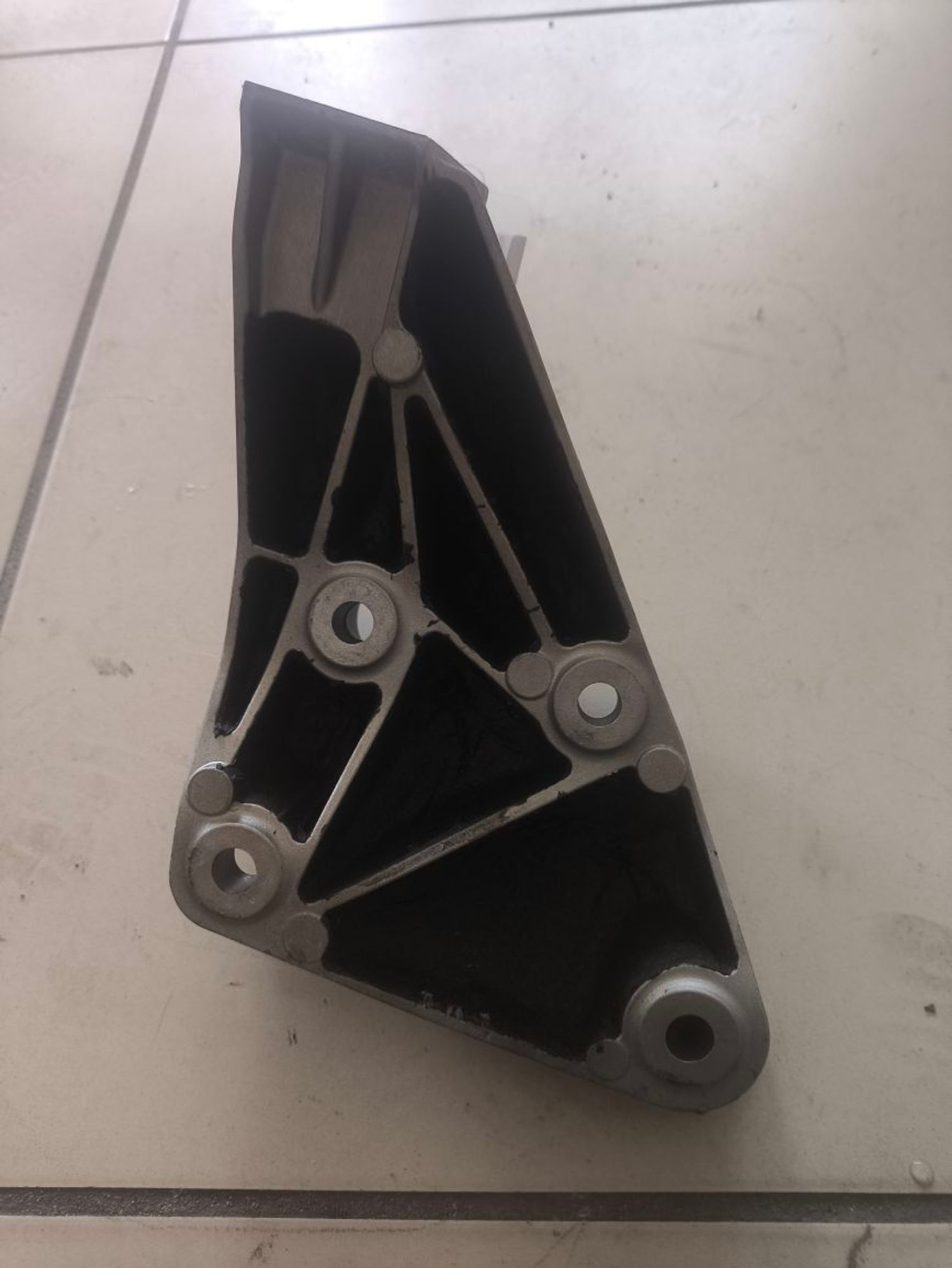 https://ycs.partsauto.market/partsauto-images/thmbs/userImages/a2d258a61cc08549ac0329b7373022c0/part/2814a005-177a-49d0-a2cd-cfbd72517d07_1786007688348.jpg