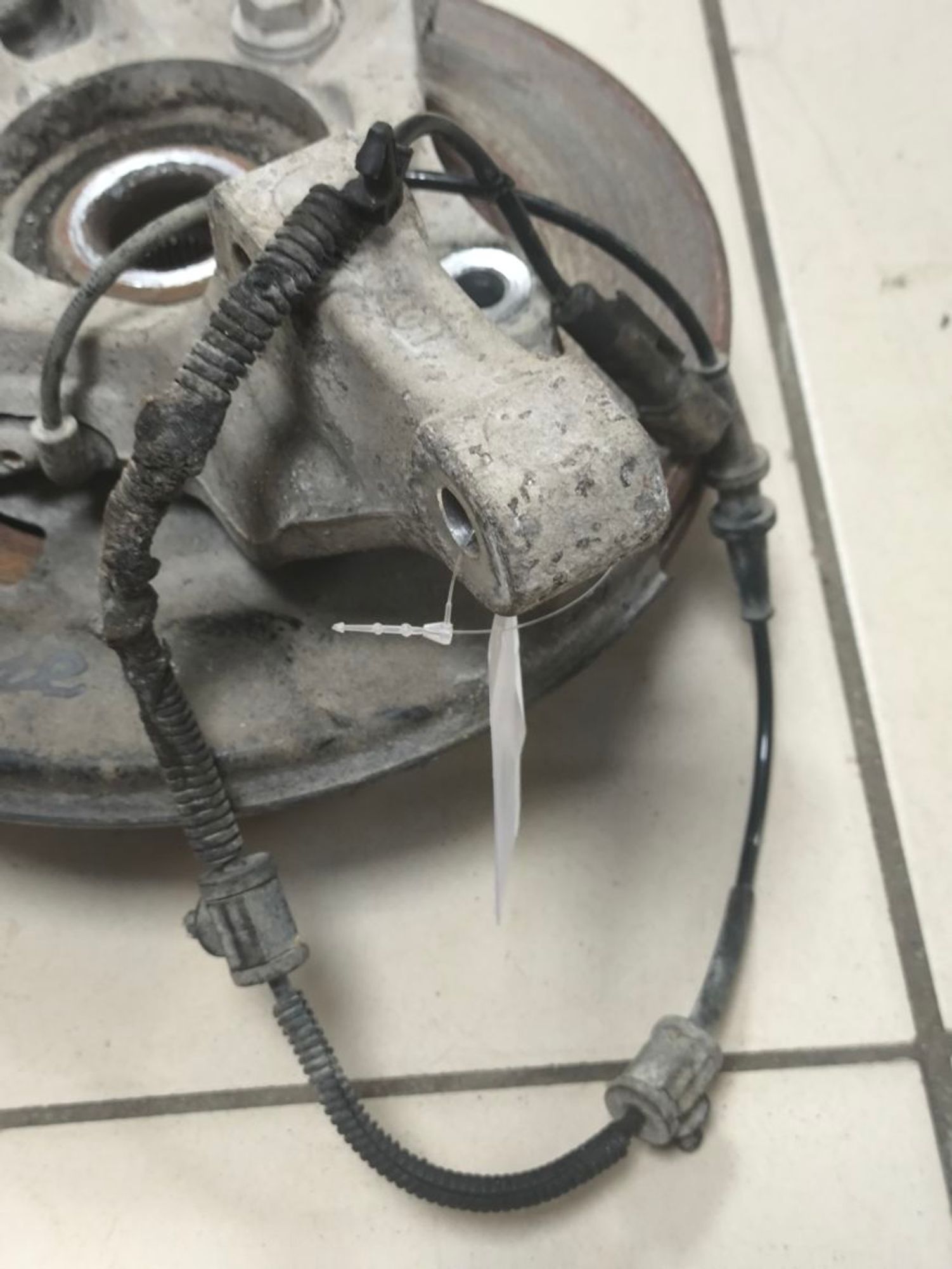 https://ycs.partsauto.market/partsauto-images/thmbs/userImages/a2d258a61cc08549ac0329b7373022c0/part/28dad49a-1ba8-4227-b449-ec1d261472e2_1787231940586.jpg