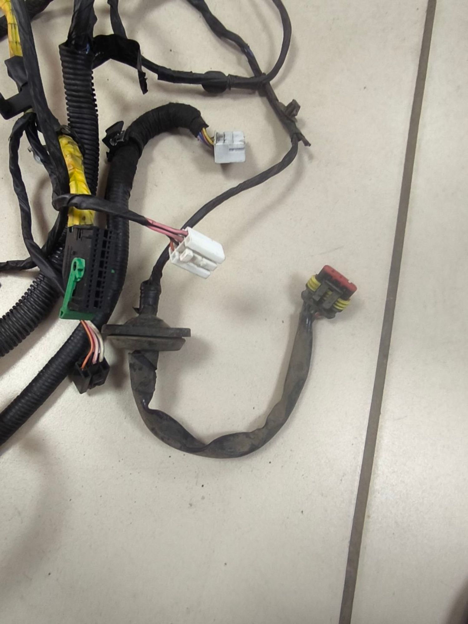 https://ycs.partsauto.market/partsauto-images/thmbs/userImages/a2d258a61cc08549ac0329b7373022c0/part/28e5cebd-8e0e-450a-b89a-9a158693ea50_1781682363572.jpg