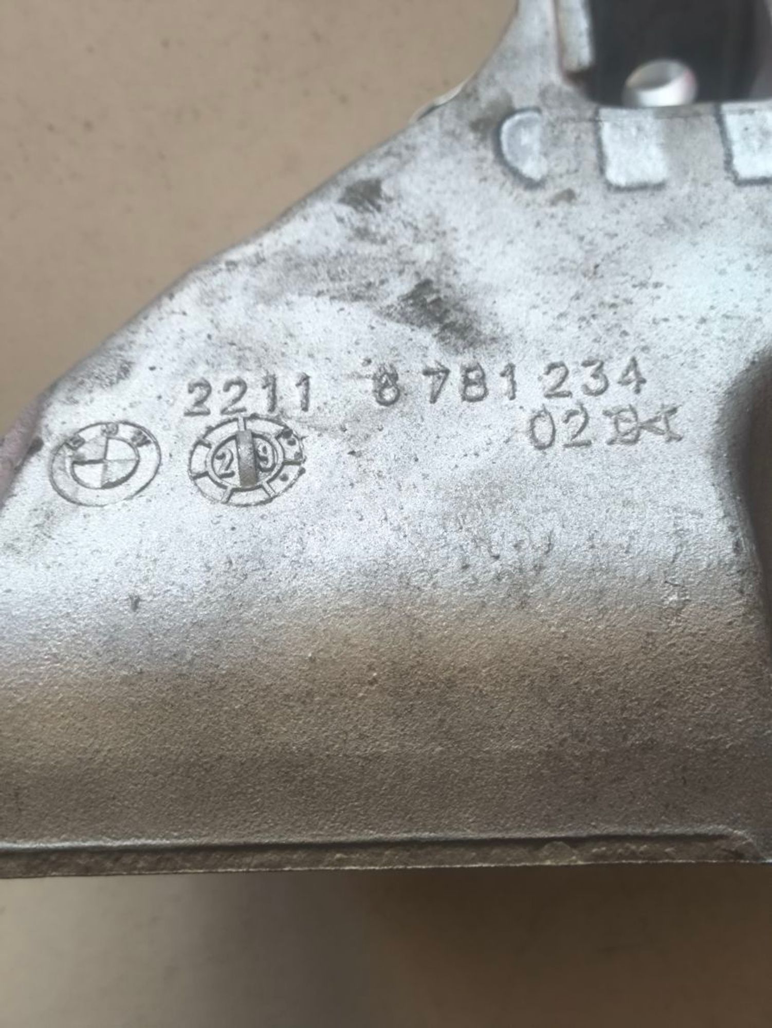 https://ycs.partsauto.market/partsauto-images/thmbs/userImages/a2d258a61cc08549ac0329b7373022c0/part/294f0aaf-17cb-407f-8228-9e160a979585_1785997016882.jpg