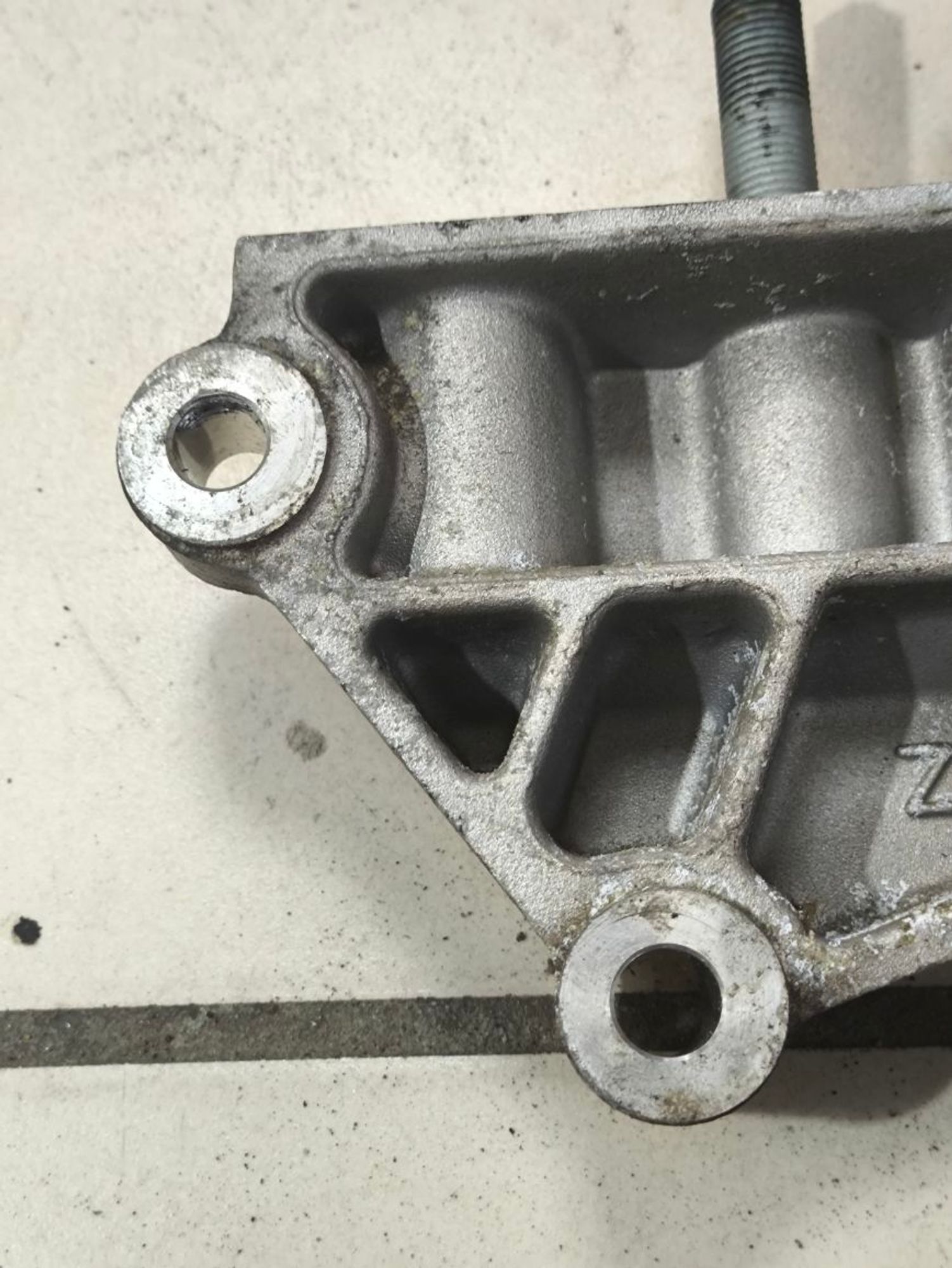 https://ycs.partsauto.market/partsauto-images/thmbs/userImages/a2d258a61cc08549ac0329b7373022c0/part/2a7e4fc2-2b97-44e6-af17-ccb2393633c5_1782372374125.jpg