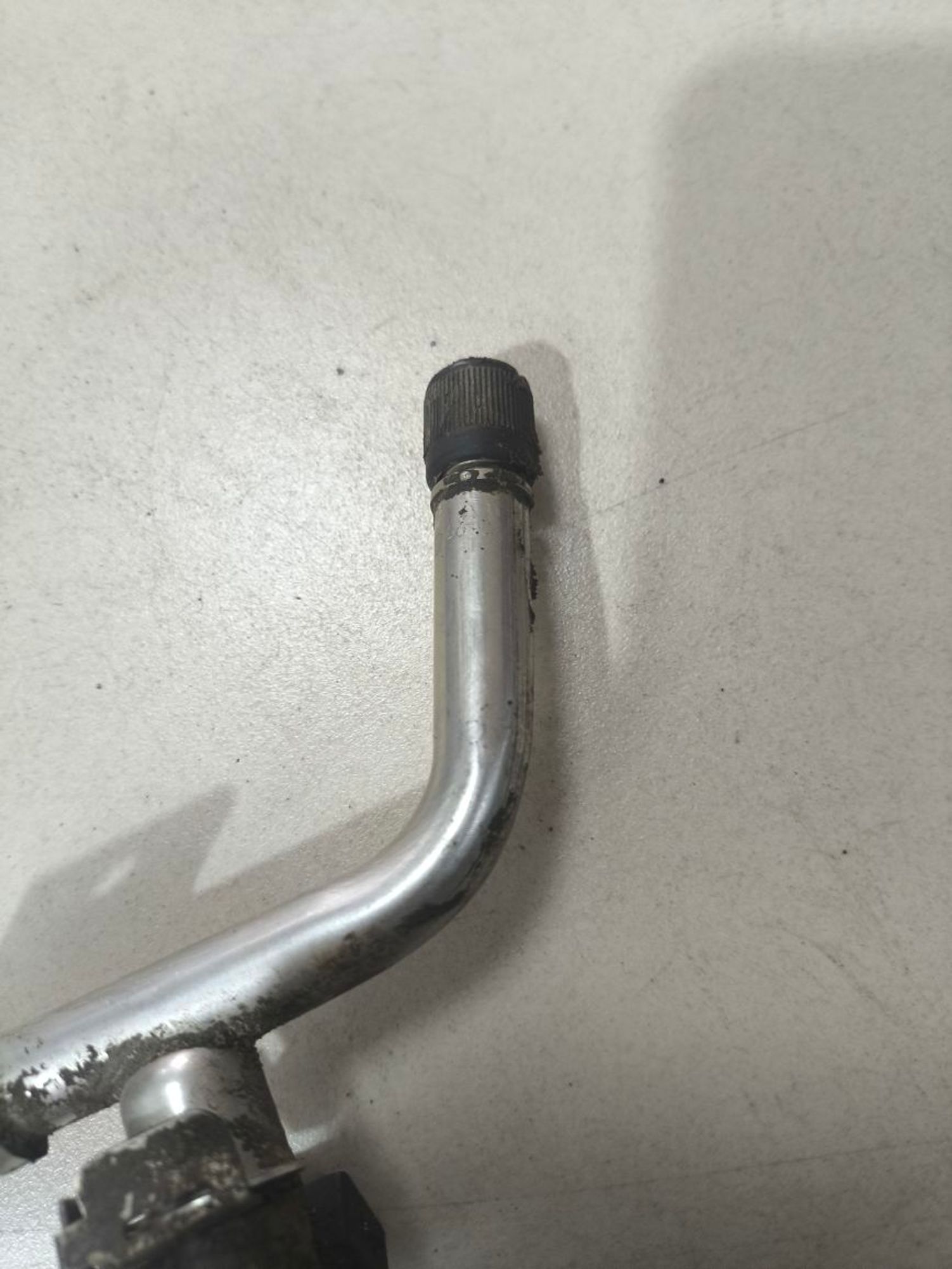https://ycs.partsauto.market/partsauto-images/thmbs/userImages/a2d258a61cc08549ac0329b7373022c0/part/2babb6ed-5ba9-4e84-bbba-103517fe27f3_1781961160859.jpg