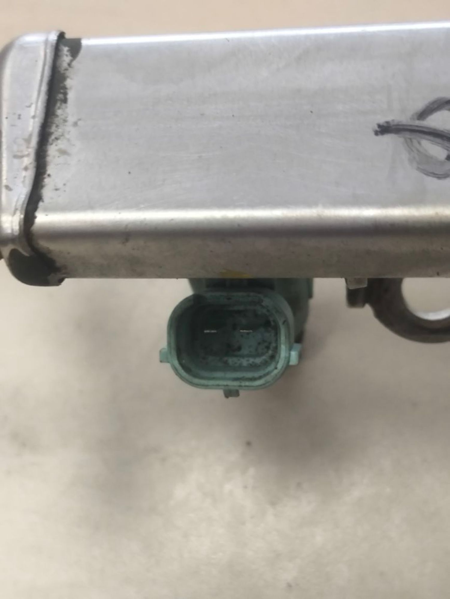 https://ycs.partsauto.market/partsauto-images/thmbs/userImages/a2d258a61cc08549ac0329b7373022c0/part/2d9f6654-6f91-44b6-8716-2d5f1b82c089_1786094328000.jpg