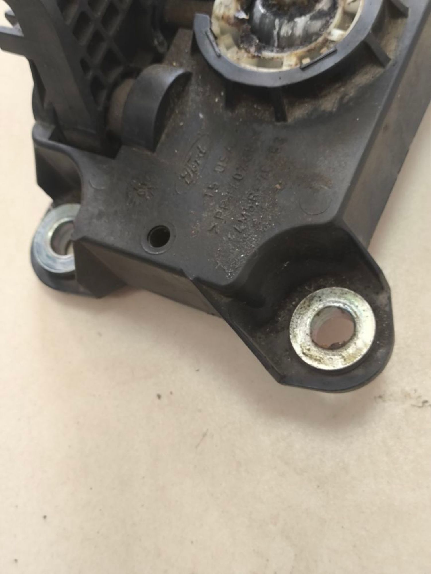 https://ycs.partsauto.market/partsauto-images/thmbs/userImages/a2d258a61cc08549ac0329b7373022c0/part/2e65575d-b423-41e6-8d4c-466721bb6123_1784793682220.jpg