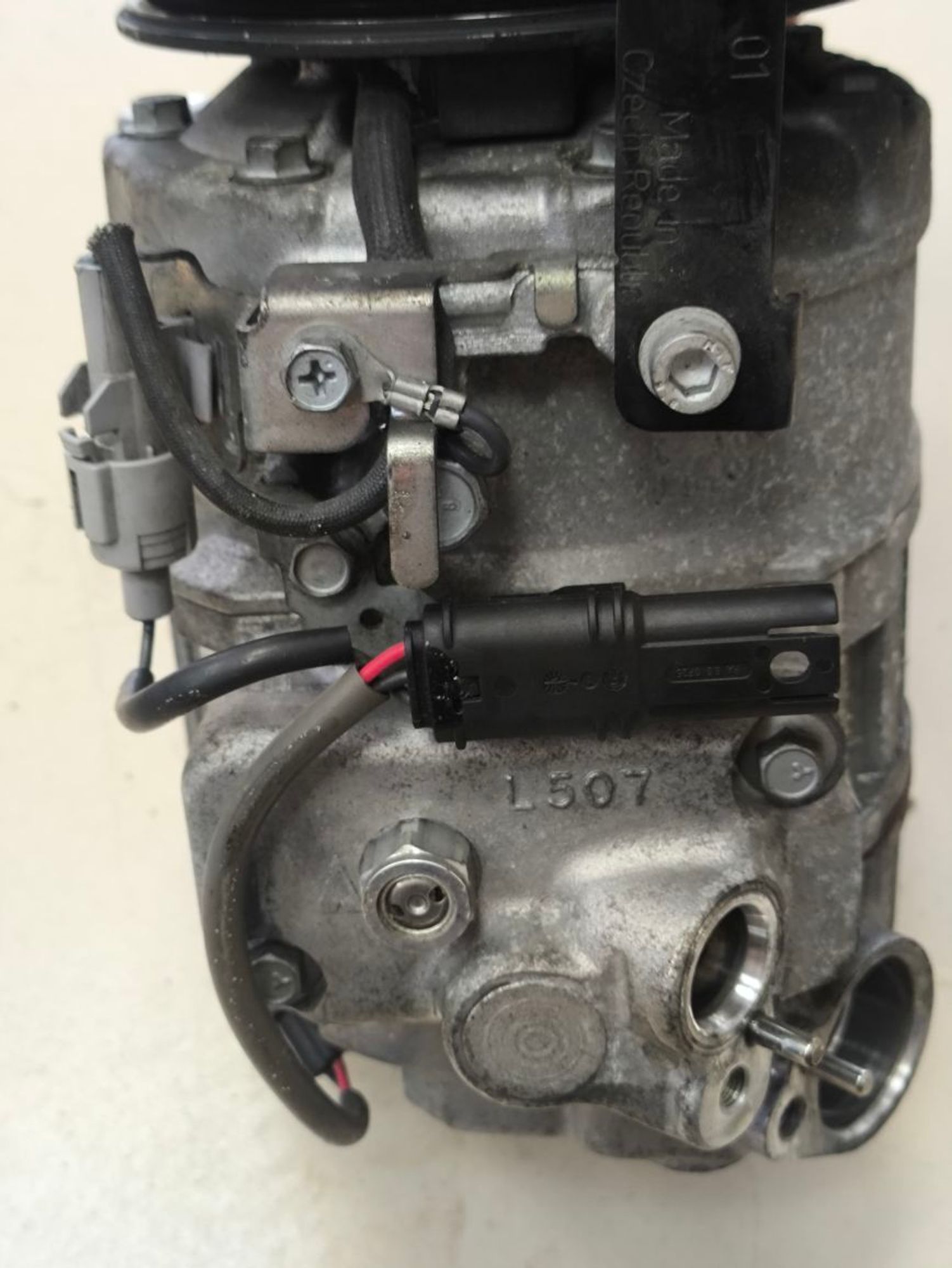 https://ycs.partsauto.market/partsauto-images/thmbs/userImages/a2d258a61cc08549ac0329b7373022c0/part/2ecbeaae-7795-473f-9f1b-051f60ad8af0_1785936655277.jpg