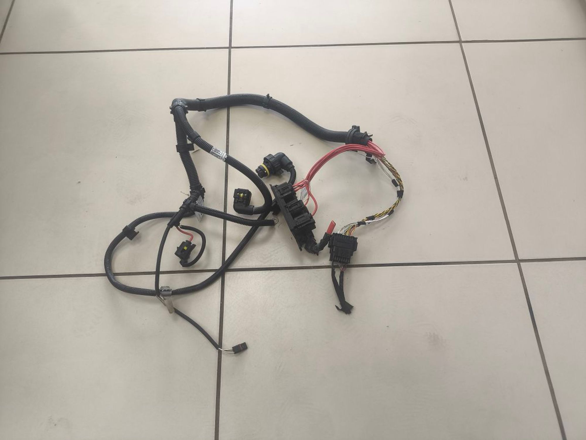 https://ycs.partsauto.market/partsauto-images/thmbs/userImages/a2d258a61cc08549ac0329b7373022c0/part/2f77ca87-3186-4aa1-baf0-d3683ea9f732_1786085335386.jpg