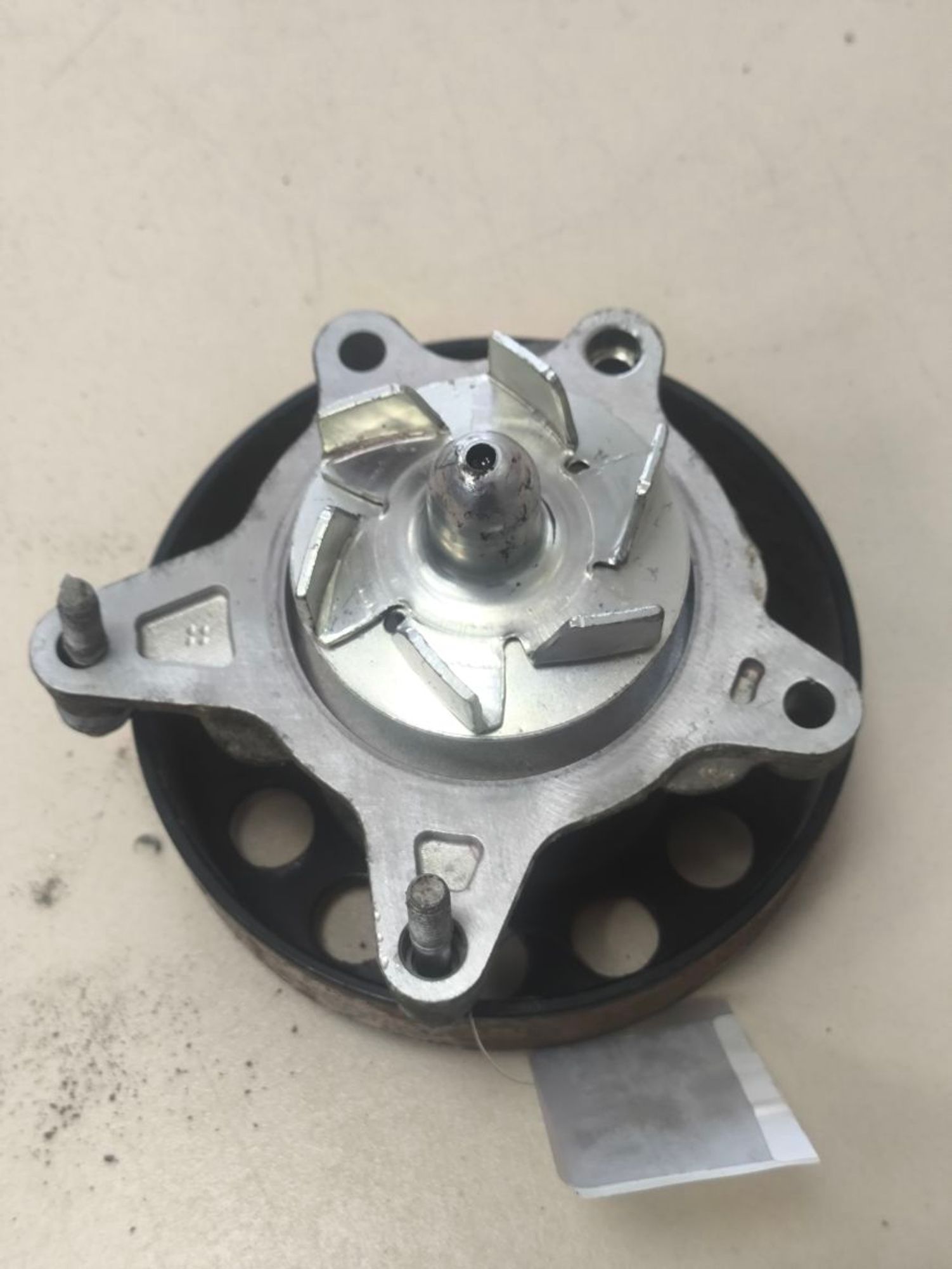 https://ycs.partsauto.market/partsauto-images/thmbs/userImages/a2d258a61cc08549ac0329b7373022c0/part/33f85092-9025-4e86-94a9-5f0da62f675c_1786095359128.jpg