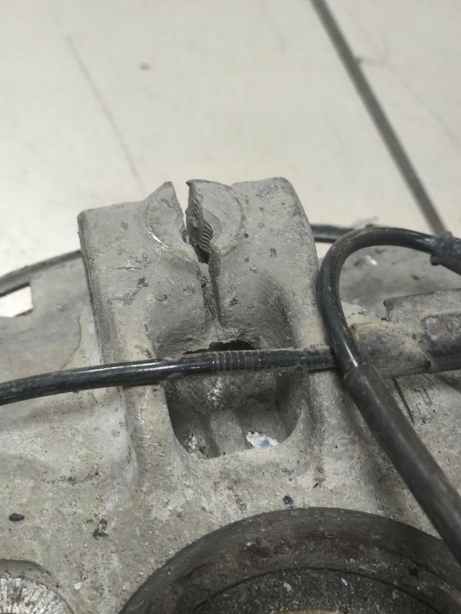 https://ycs.partsauto.market/partsauto-images/thmbs/userImages/a2d258a61cc08549ac0329b7373022c0/part/34c46ec5-5dac-4126-8fbf-e42d9b308f89_1787232897852.jpg