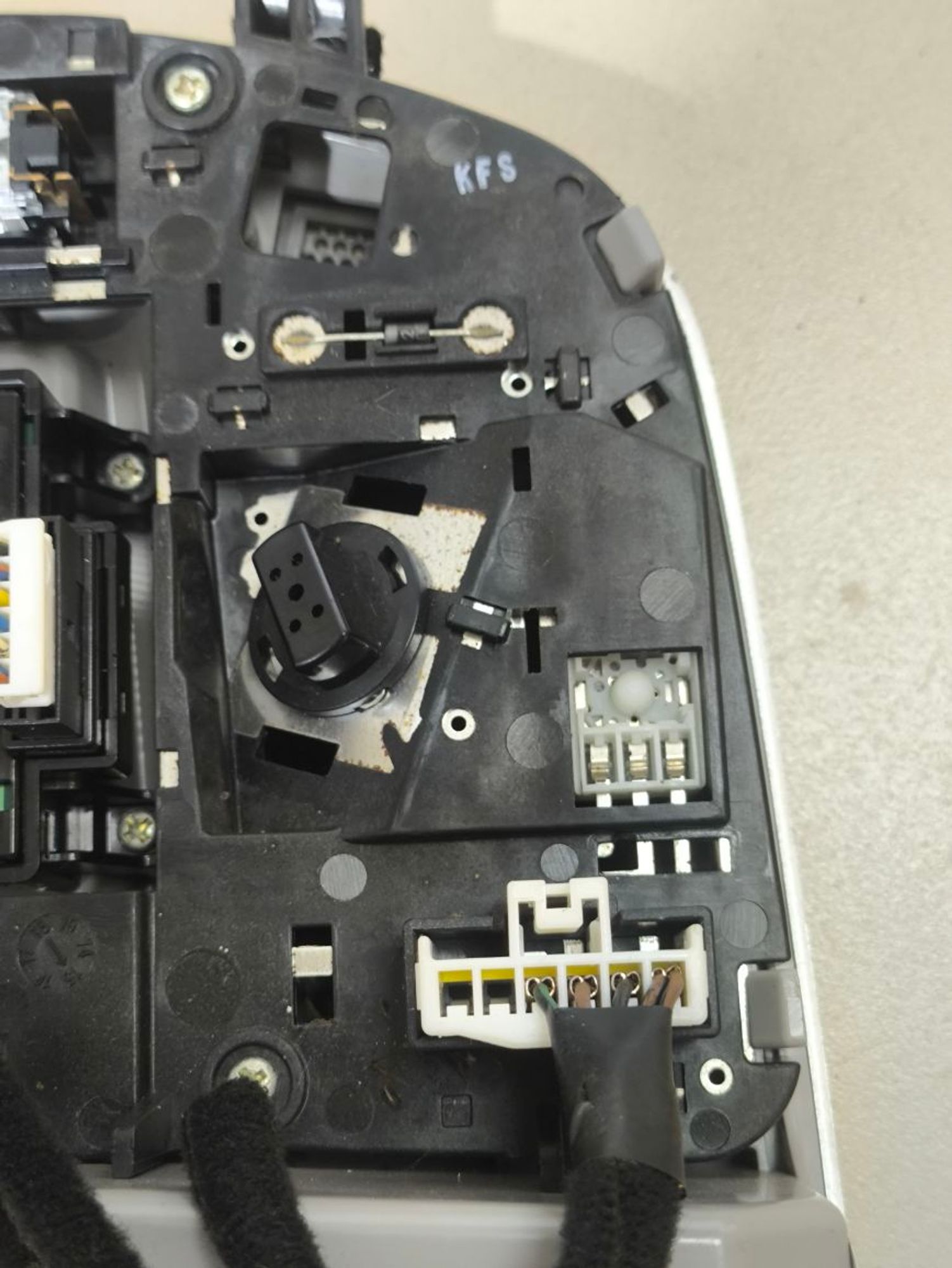 https://ycs.partsauto.market/partsauto-images/thmbs/userImages/a2d258a61cc08549ac0329b7373022c0/part/38b84c39-ad1e-4bd6-a985-13913c4ec335_1783421730644.jpg