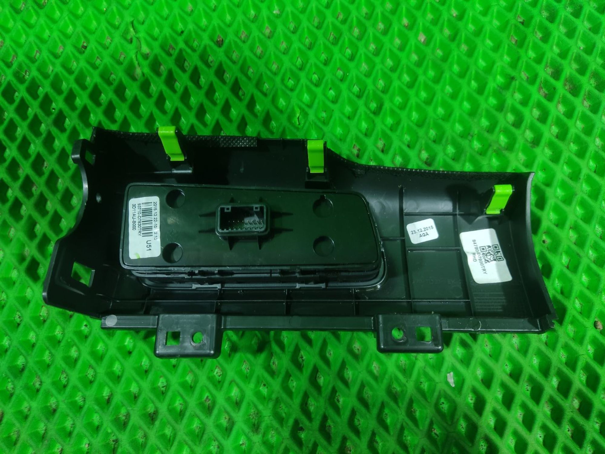 https://ycs.partsauto.market/partsauto-images/thmbs/userImages/a2d258a61cc08549ac0329b7373022c0/part/38e17400-97d3-4d1e-bc47-4c03dba84ae4_1776086938464.jpg