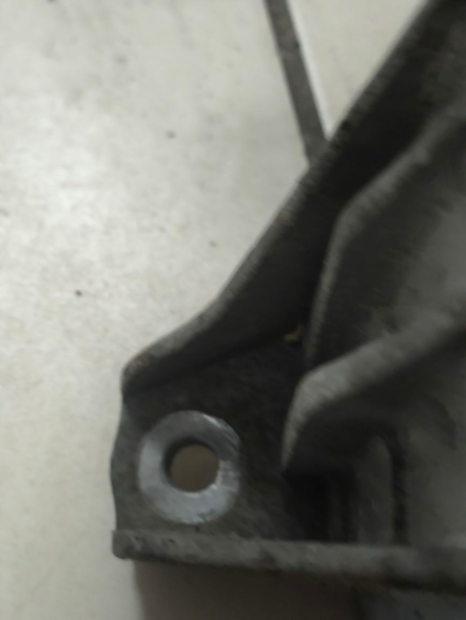 https://ycs.partsauto.market/partsauto-images/thmbs/userImages/a2d258a61cc08549ac0329b7373022c0/part/3995c25b-aad2-4a01-92ec-9096417e03a0_1787148885125.jpg