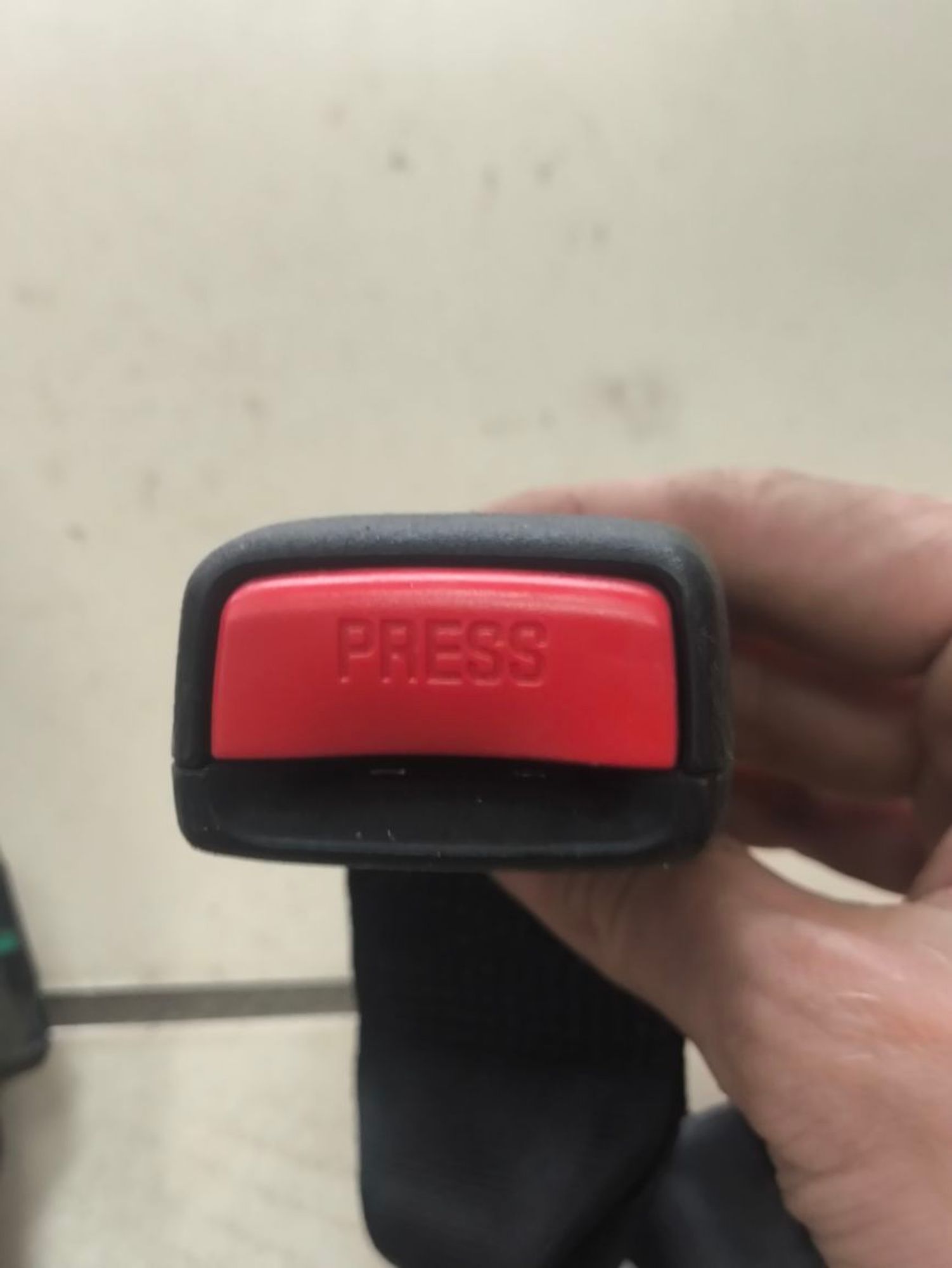 https://ycs.partsauto.market/partsauto-images/thmbs/userImages/a2d258a61cc08549ac0329b7373022c0/part/3c0989eb-d148-487d-bf52-d2f6d081992e_1785495795049.jpg