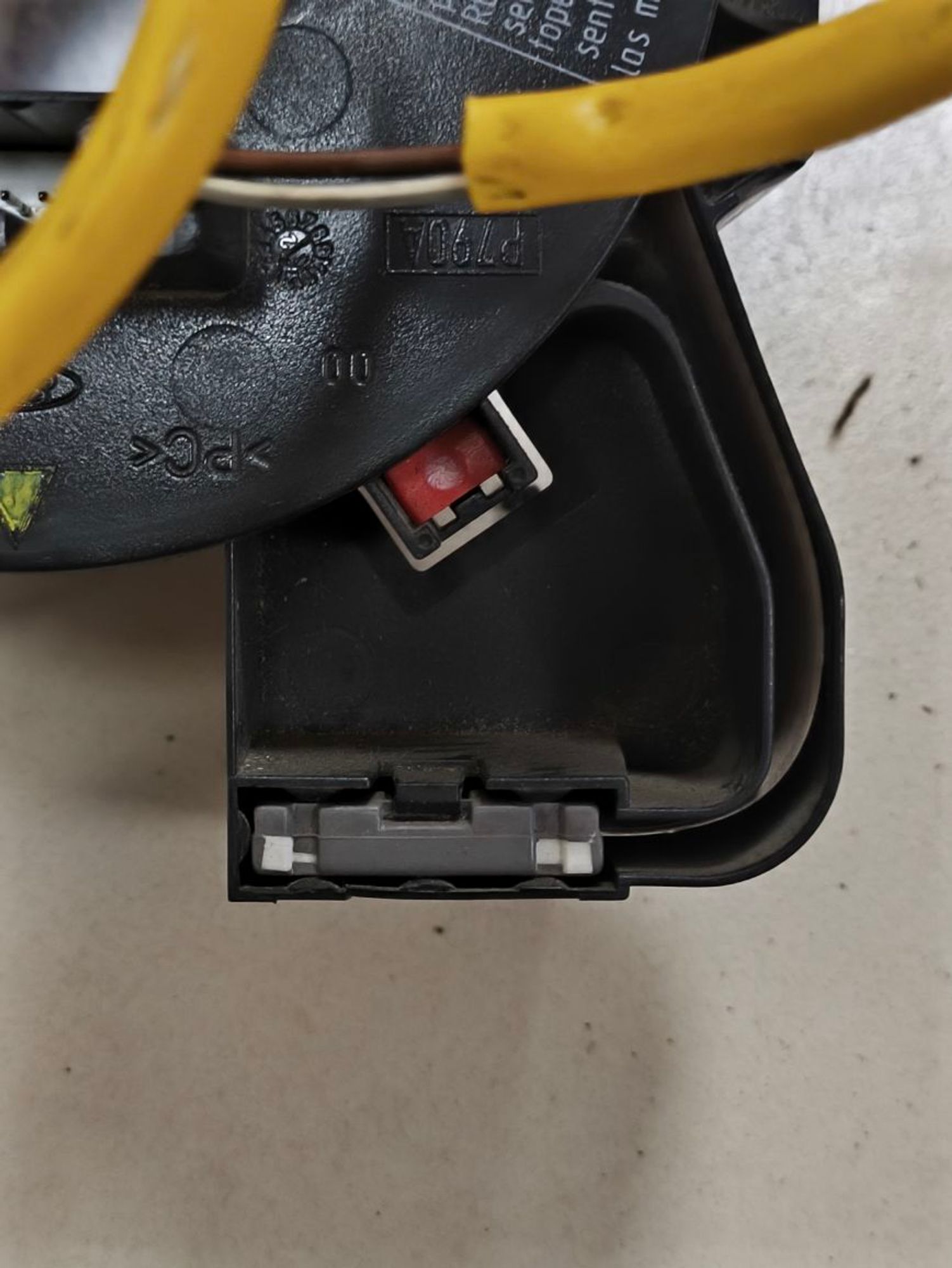 https://ycs.partsauto.market/partsauto-images/thmbs/userImages/a2d258a61cc08549ac0329b7373022c0/part/3c1dbb4c-382a-41b4-80bb-a76711dc2d08_1787050095941.jpg