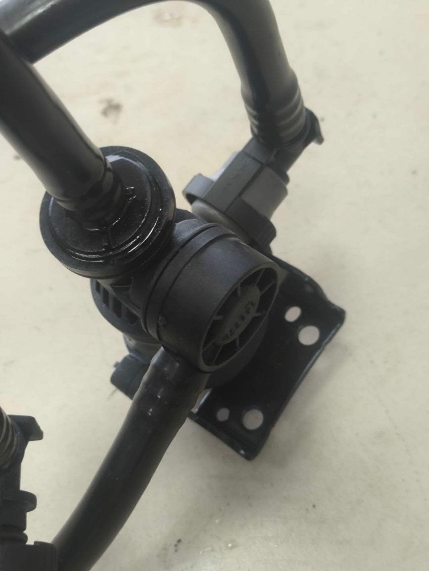 https://ycs.partsauto.market/partsauto-images/thmbs/userImages/a2d258a61cc08549ac0329b7373022c0/part/3d8ea259-f1c4-463f-8891-d3c1693ee440_1786011461833.jpg