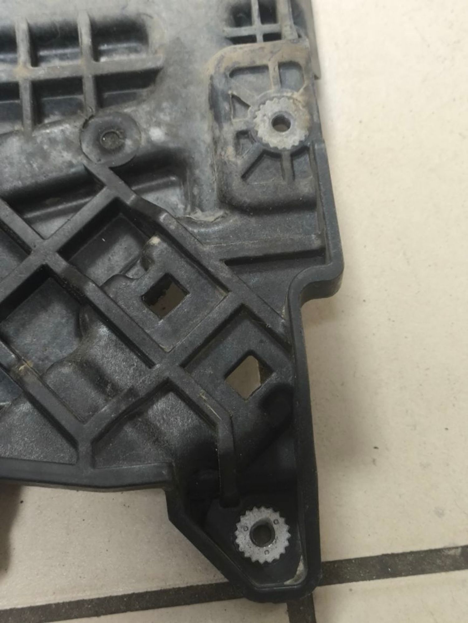 https://ycs.partsauto.market/partsauto-images/thmbs/userImages/a2d258a61cc08549ac0329b7373022c0/part/3eb5d904-0b71-4338-8da2-42dc3062fe79_1787236800594.jpg