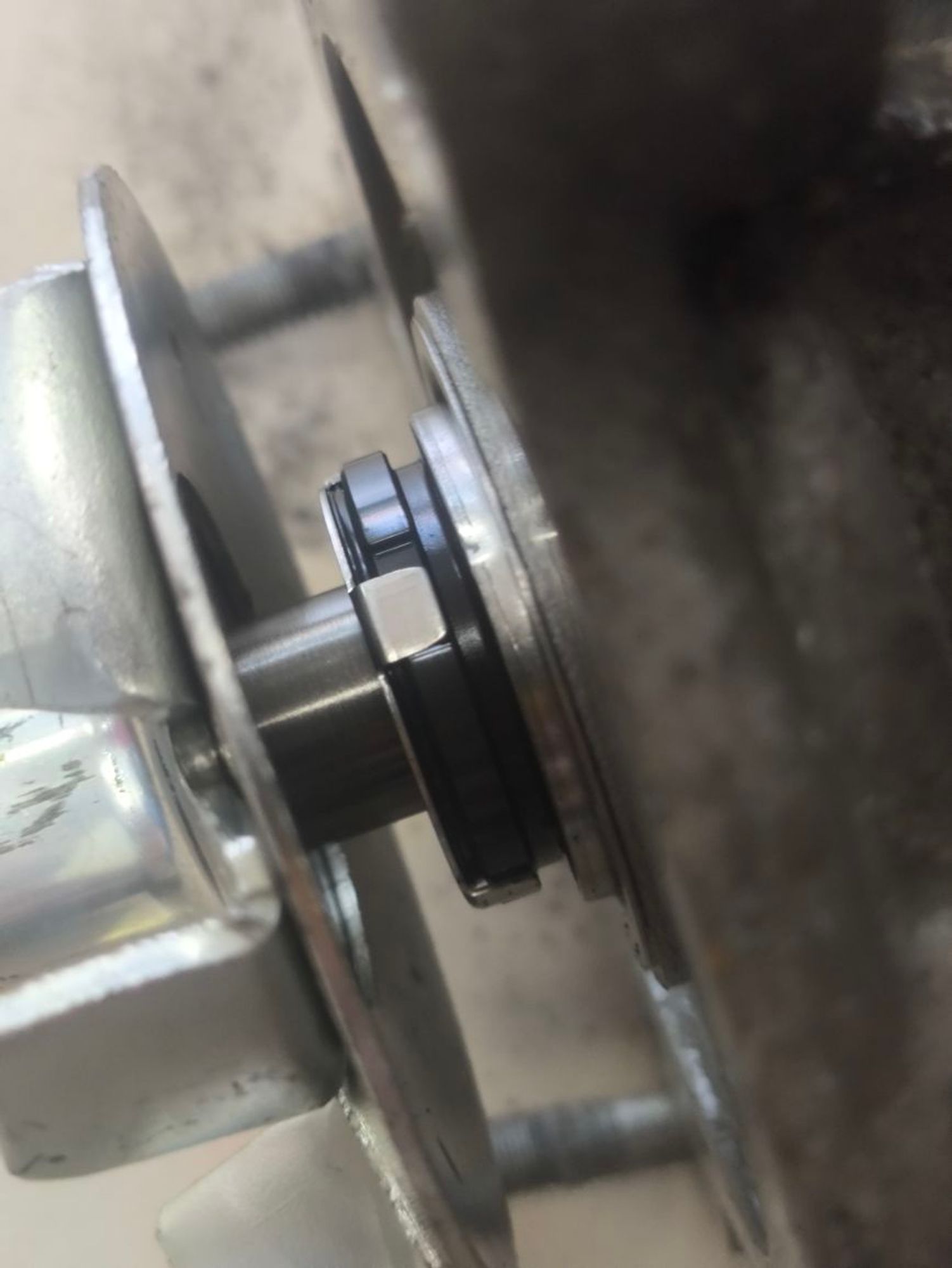 https://ycs.partsauto.market/partsauto-images/thmbs/userImages/a2d258a61cc08549ac0329b7373022c0/part/43fdc7a6-8938-4dc2-9707-7388862cedcd_1786095358465.jpg