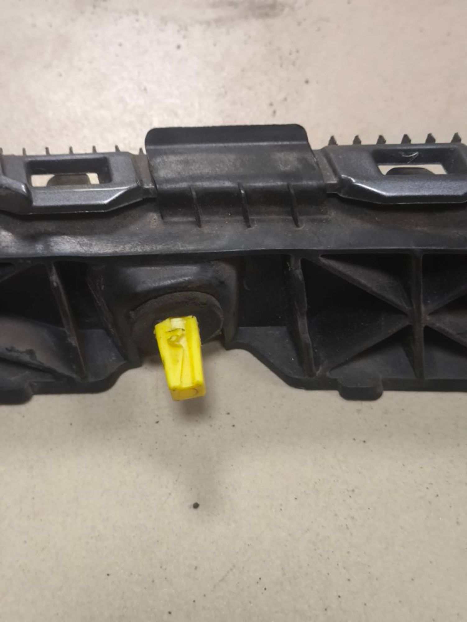 https://ycs.partsauto.market/partsauto-images/thmbs/userImages/a2d258a61cc08549ac0329b7373022c0/part/47a9e2b3-ee9a-4f0a-96f4-b61fb34d45ad_1787228122489.jpg