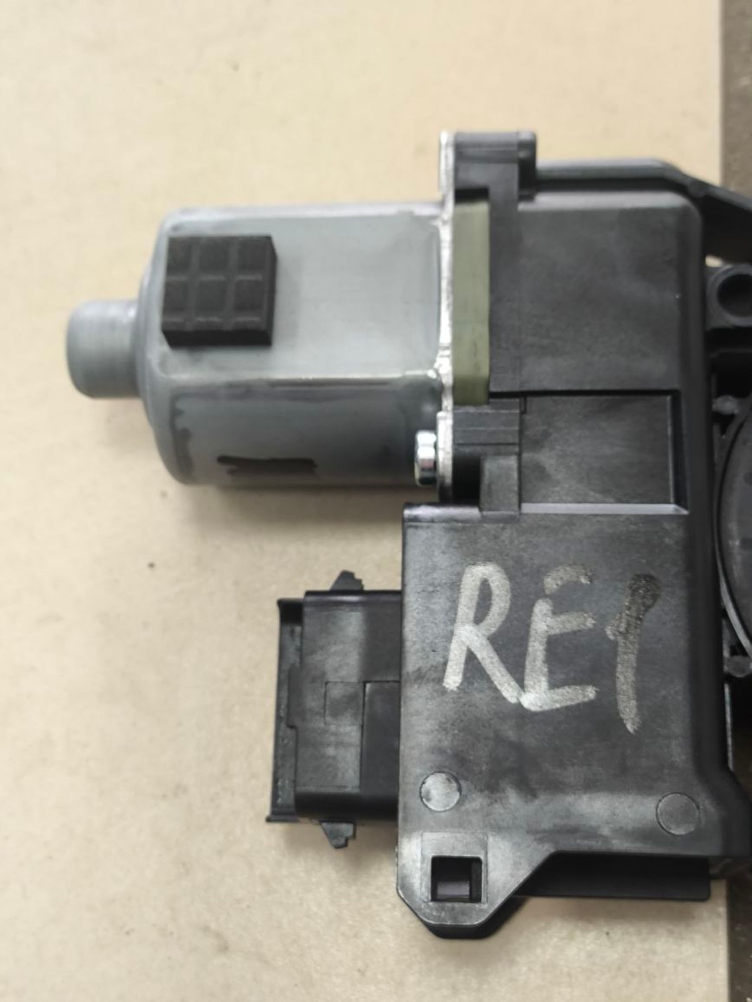 https://ycs.partsauto.market/partsauto-images/thmbs/userImages/a2d258a61cc08549ac0329b7373022c0/part/49211bbf-1266-4c2f-a983-17faf030d79a_1784900371905.jpg