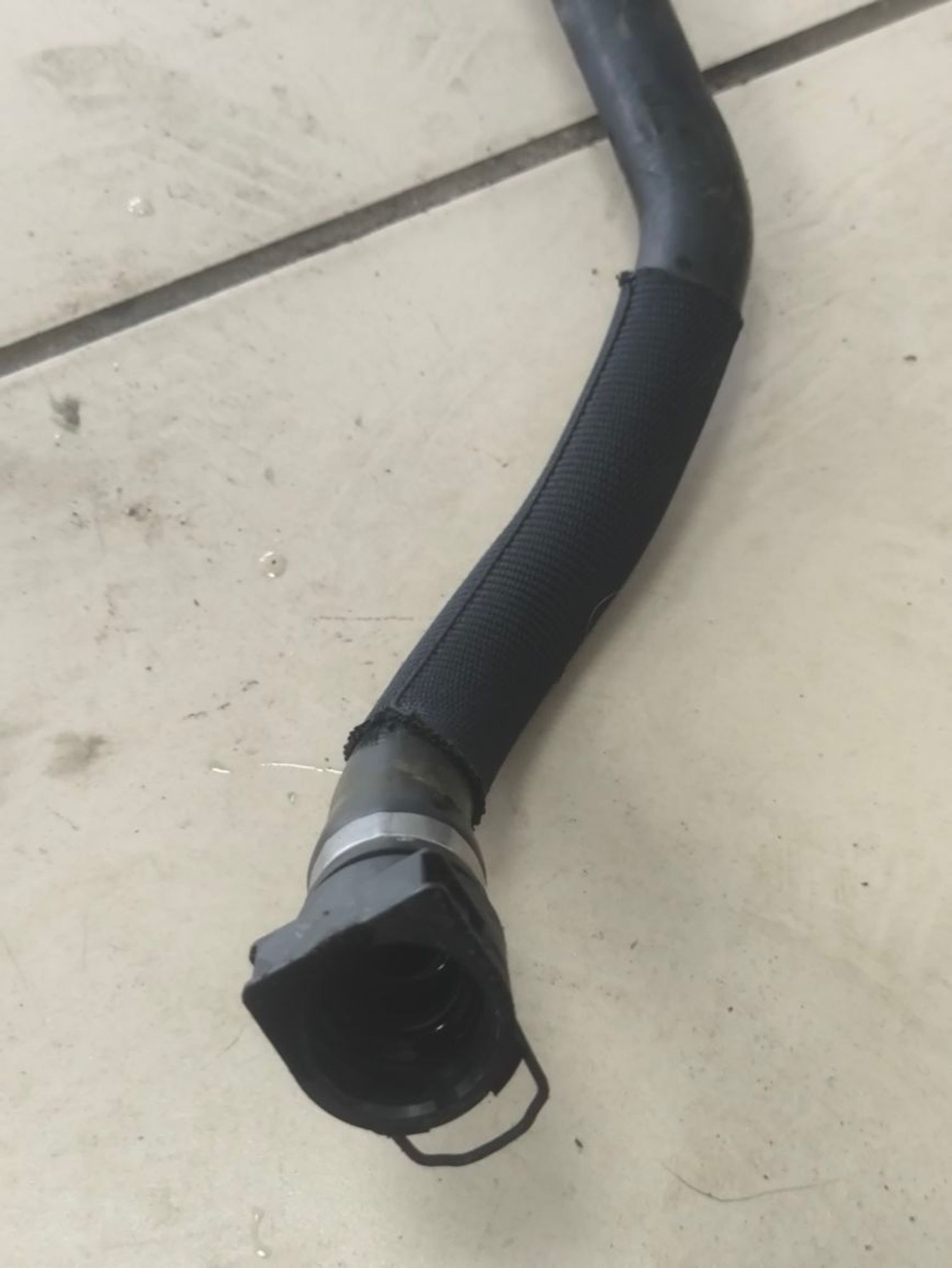 https://ycs.partsauto.market/partsauto-images/thmbs/userImages/a2d258a61cc08549ac0329b7373022c0/part/49d4c61f-d58d-4cfd-aab8-7b28295a1f78_1786021179453.jpg