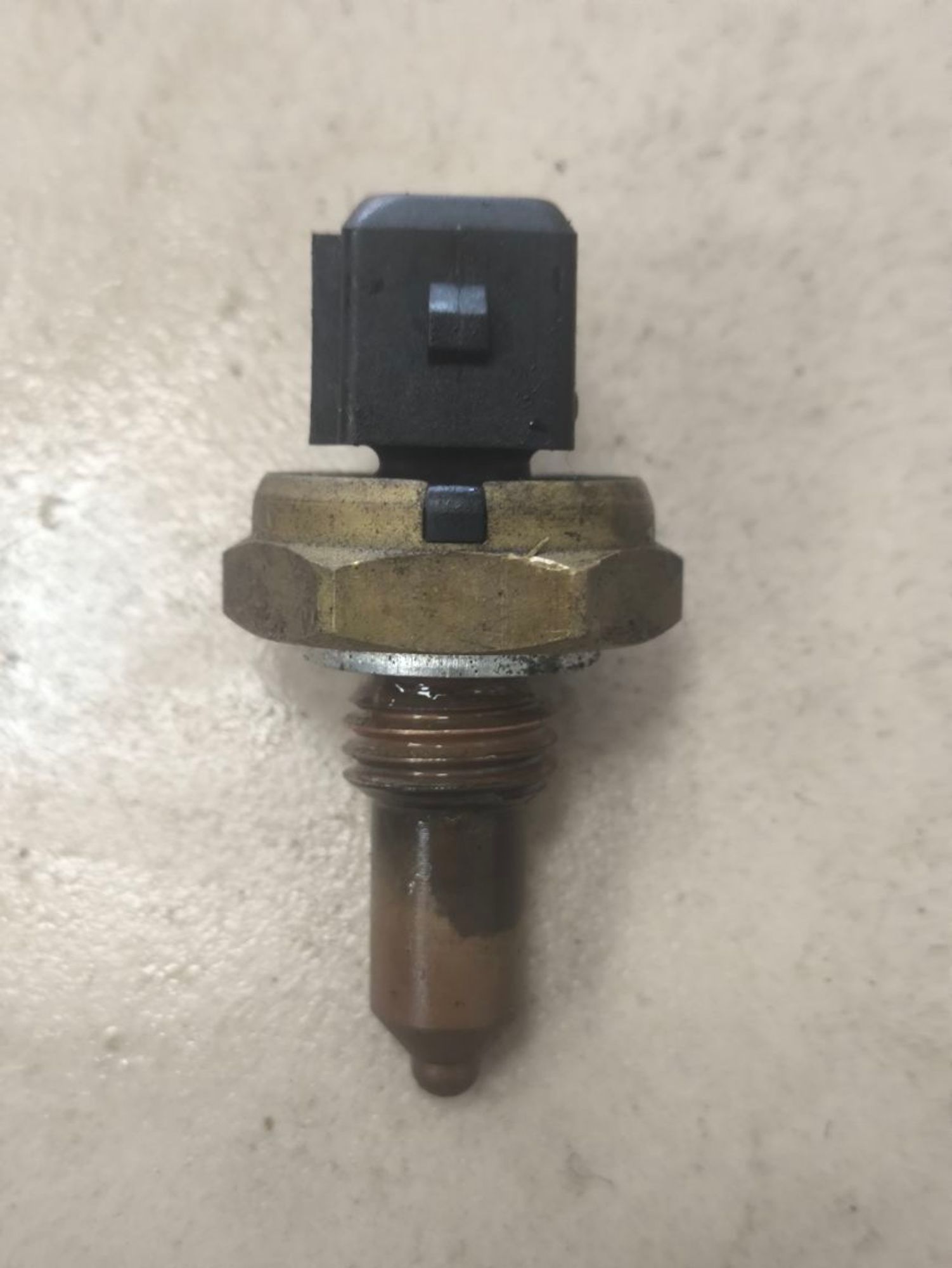 https://ycs.partsauto.market/partsauto-images/thmbs/userImages/a2d258a61cc08549ac0329b7373022c0/part/4a17dcbb-6344-4b17-a51e-70150f9aaccc_1786022505710.jpg