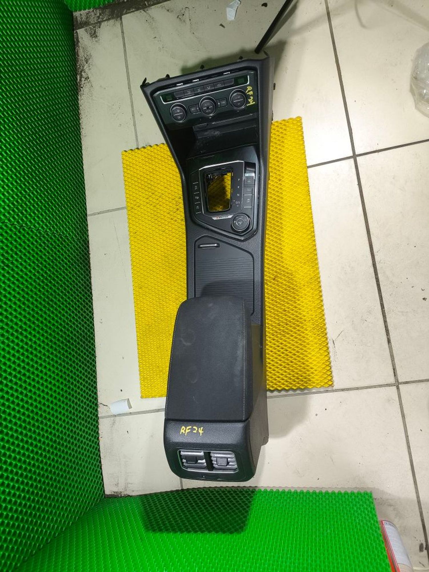 https://ycs.partsauto.market/partsauto-images/thmbs/userImages/a2d258a61cc08549ac0329b7373022c0/part/4f0ddaea-419d-4395-bab7-482646f8228d_1781606692677.jpg
