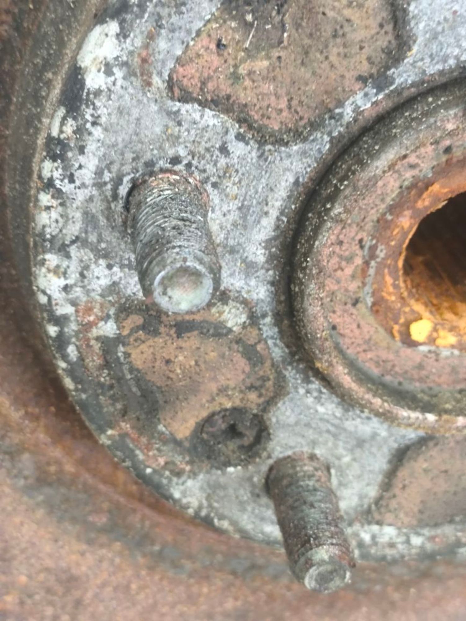 https://ycs.partsauto.market/partsauto-images/thmbs/userImages/a2d258a61cc08549ac0329b7373022c0/part/4f4facff-fbf6-41c3-a3ee-b1f30f934f81_1786438508627.jpg