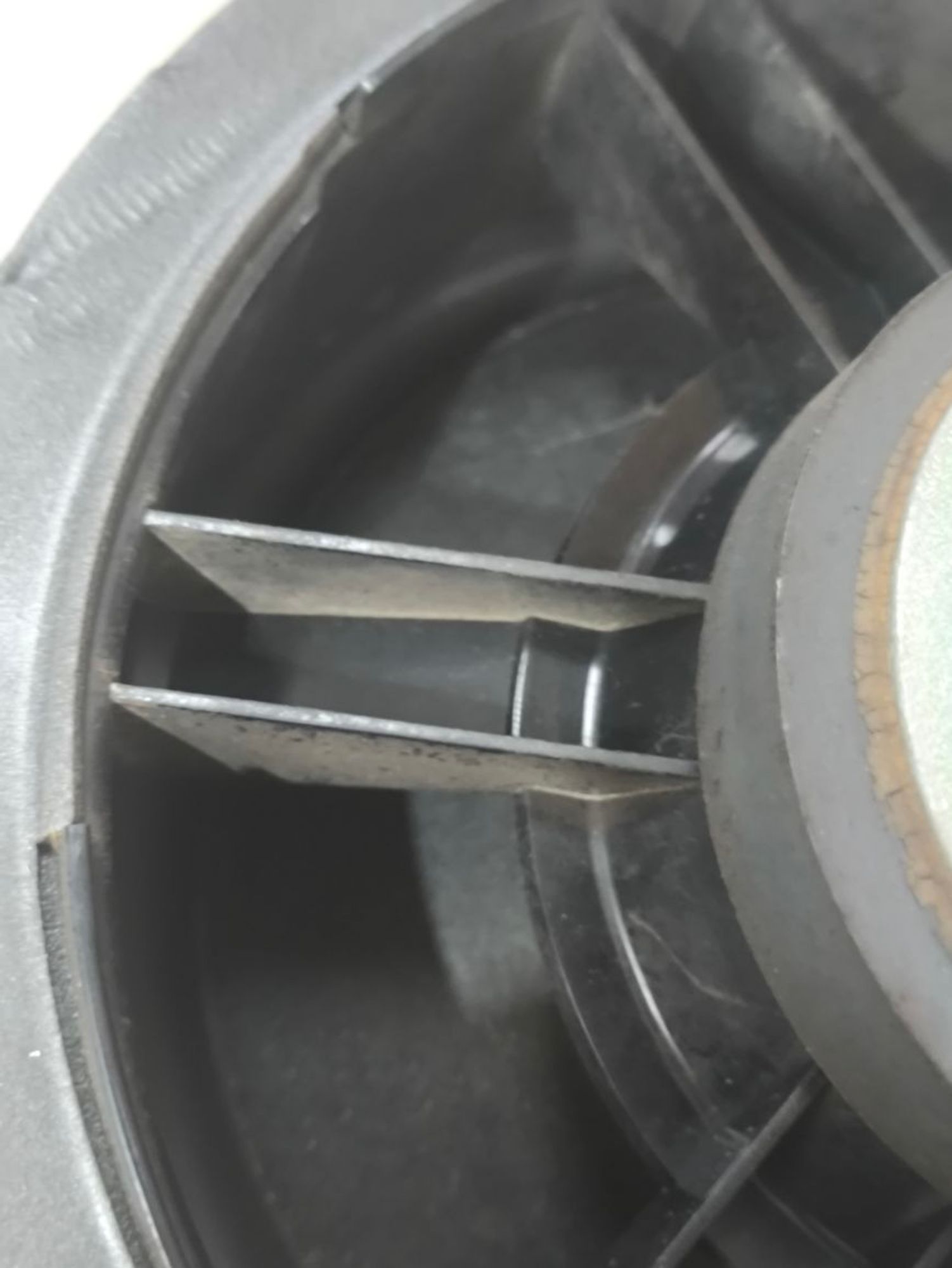 https://ycs.partsauto.market/partsauto-images/thmbs/userImages/a2d258a61cc08549ac0329b7373022c0/part/4f912127-927e-4061-896a-25c2b292cfa4_1781943126405.jpg