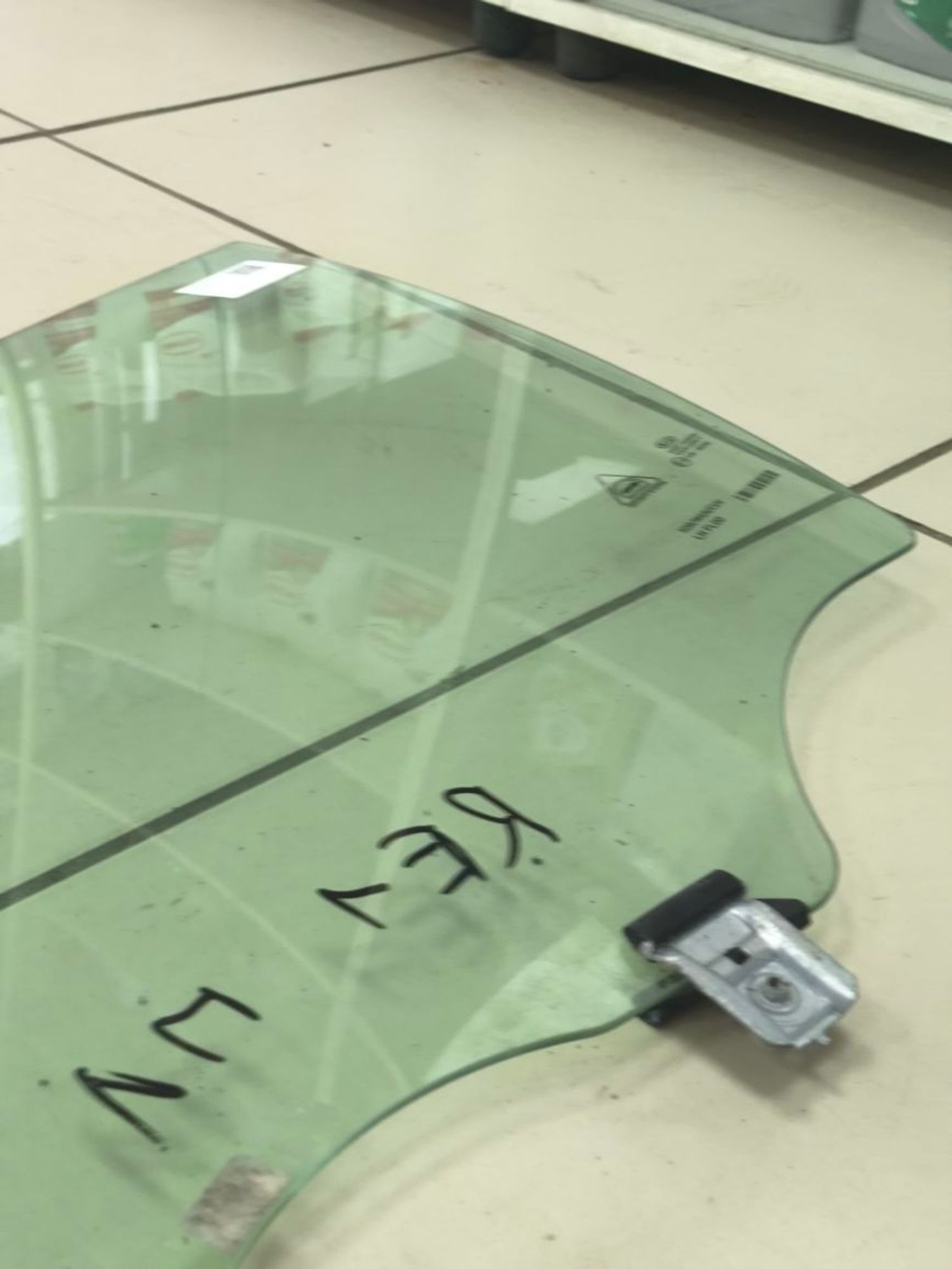 https://ycs.partsauto.market/partsauto-images/thmbs/userImages/a2d258a61cc08549ac0329b7373022c0/part/50e7b3b9-ea92-4aa1-9aa6-1039a57cff2e_1784903140321.jpg